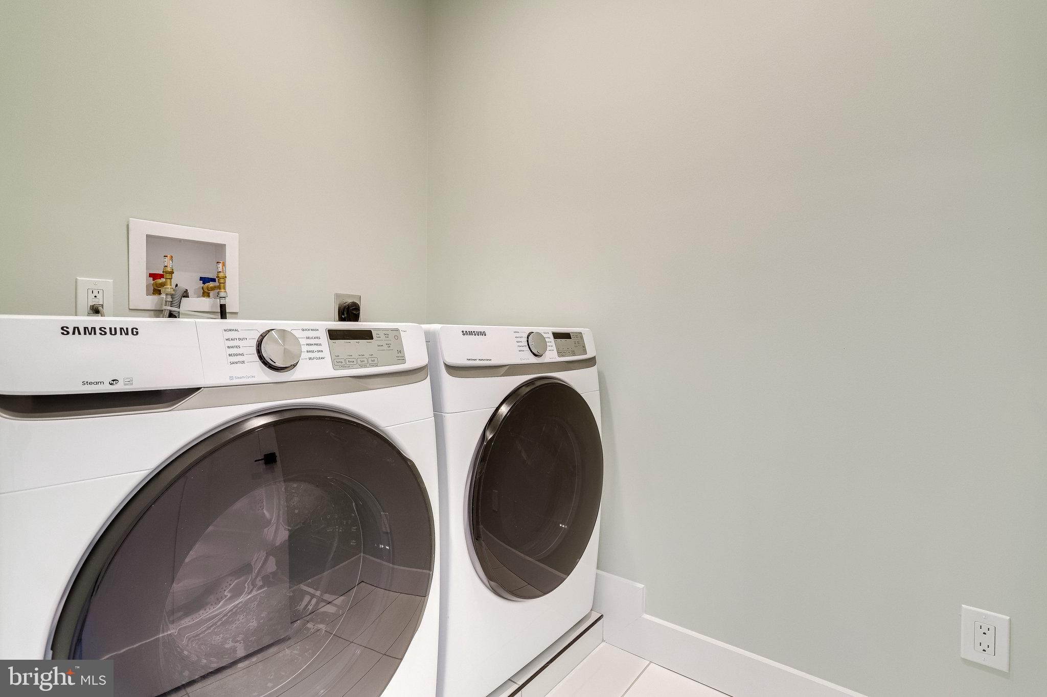 MADISON MANOR - Residential