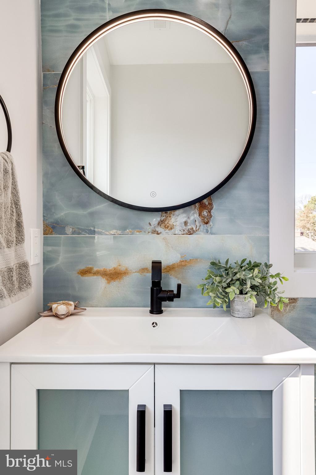 MADISON MANOR - Residential