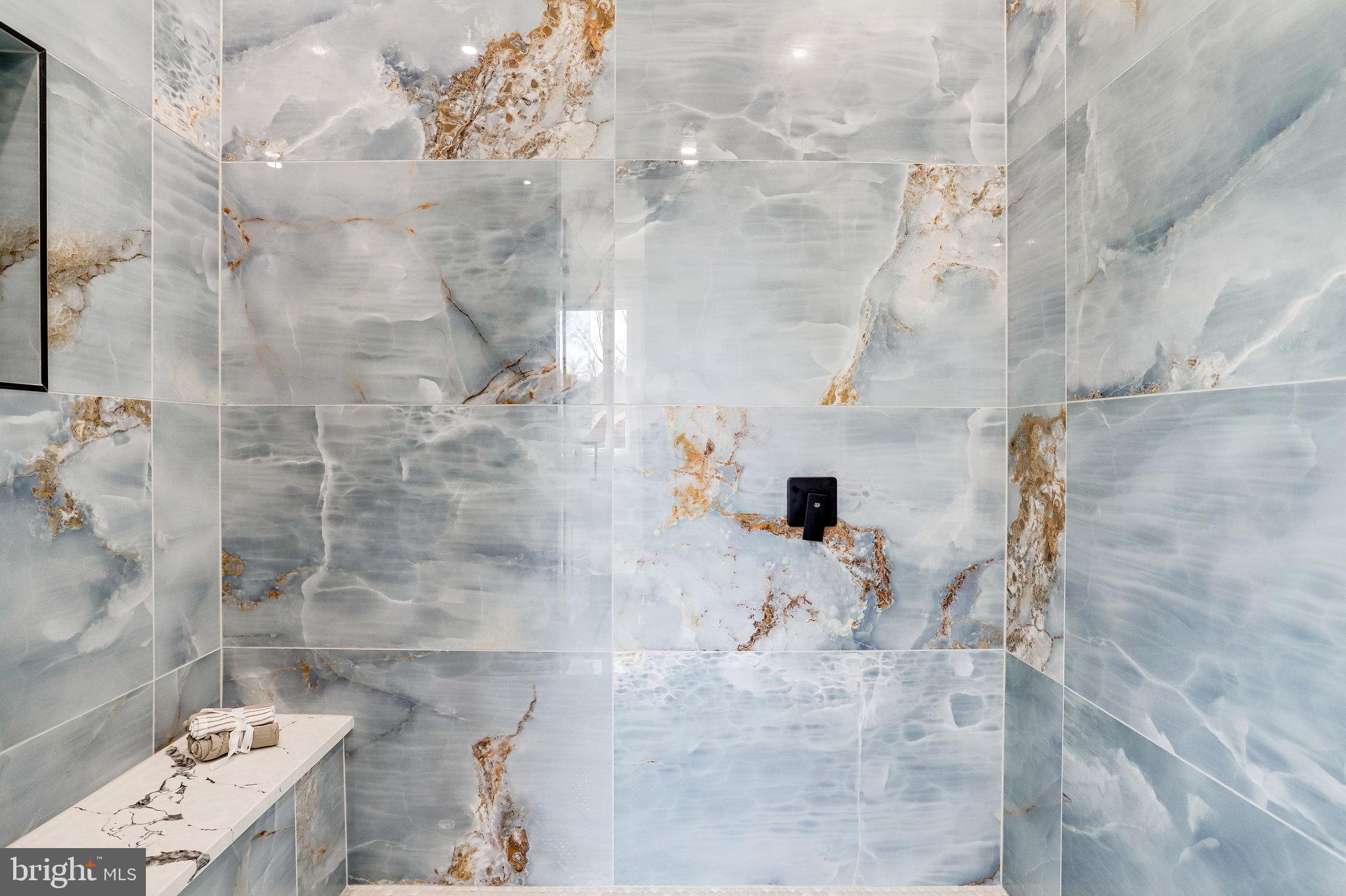 MADISON MANOR - Residential