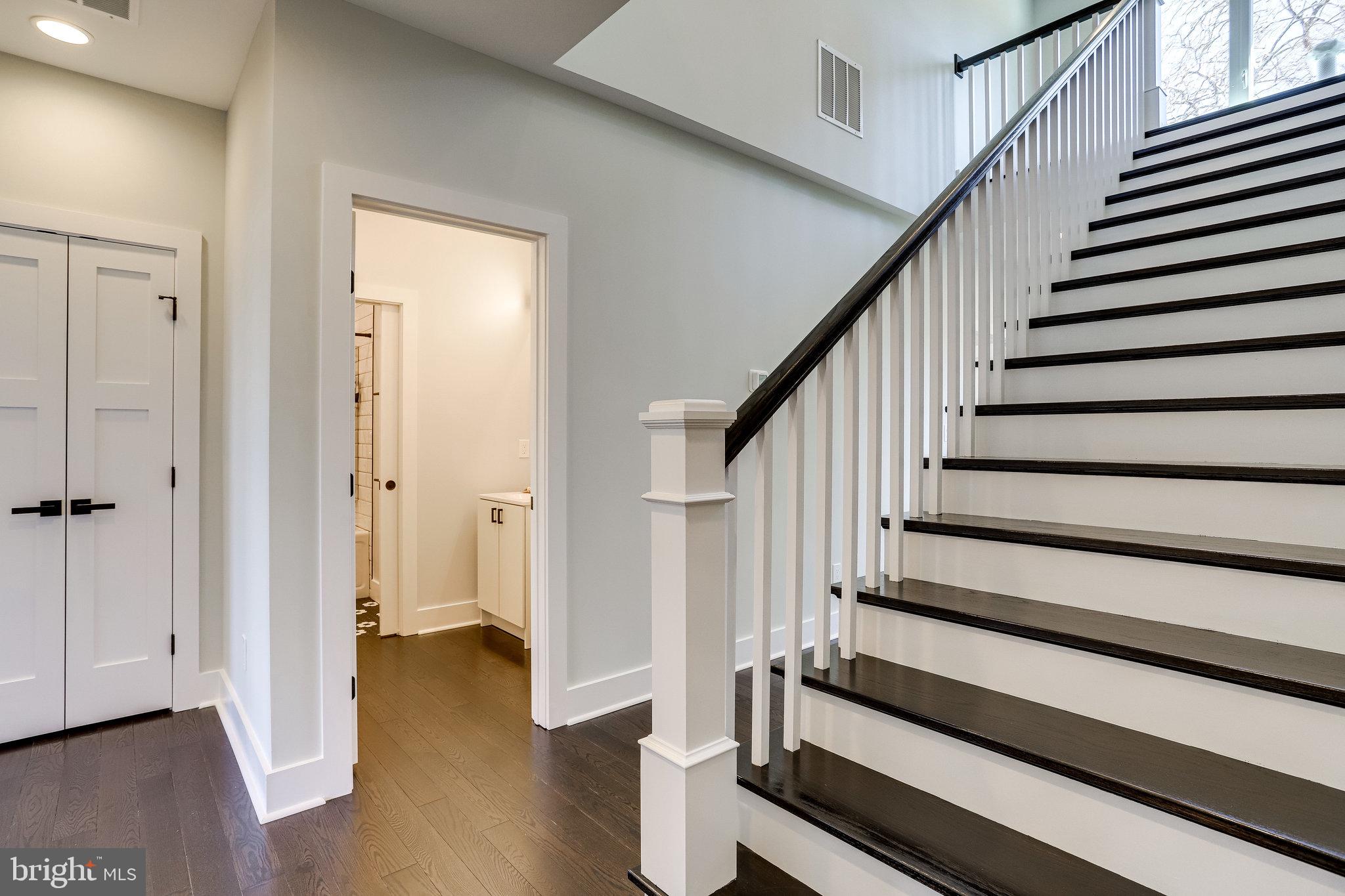 MADISON MANOR - Residential