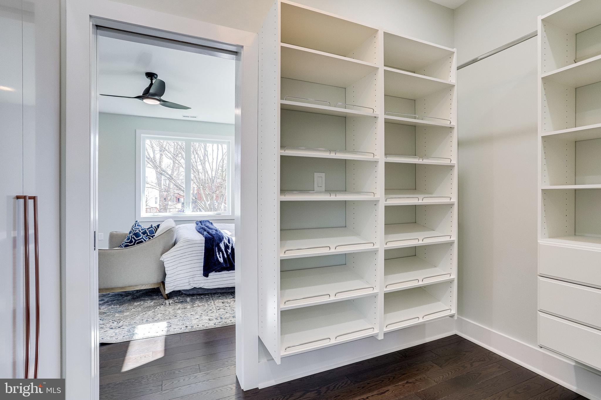 MADISON MANOR - Residential