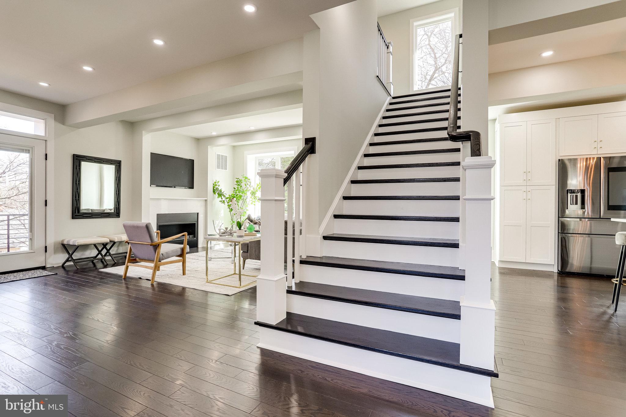 MADISON MANOR - Residential