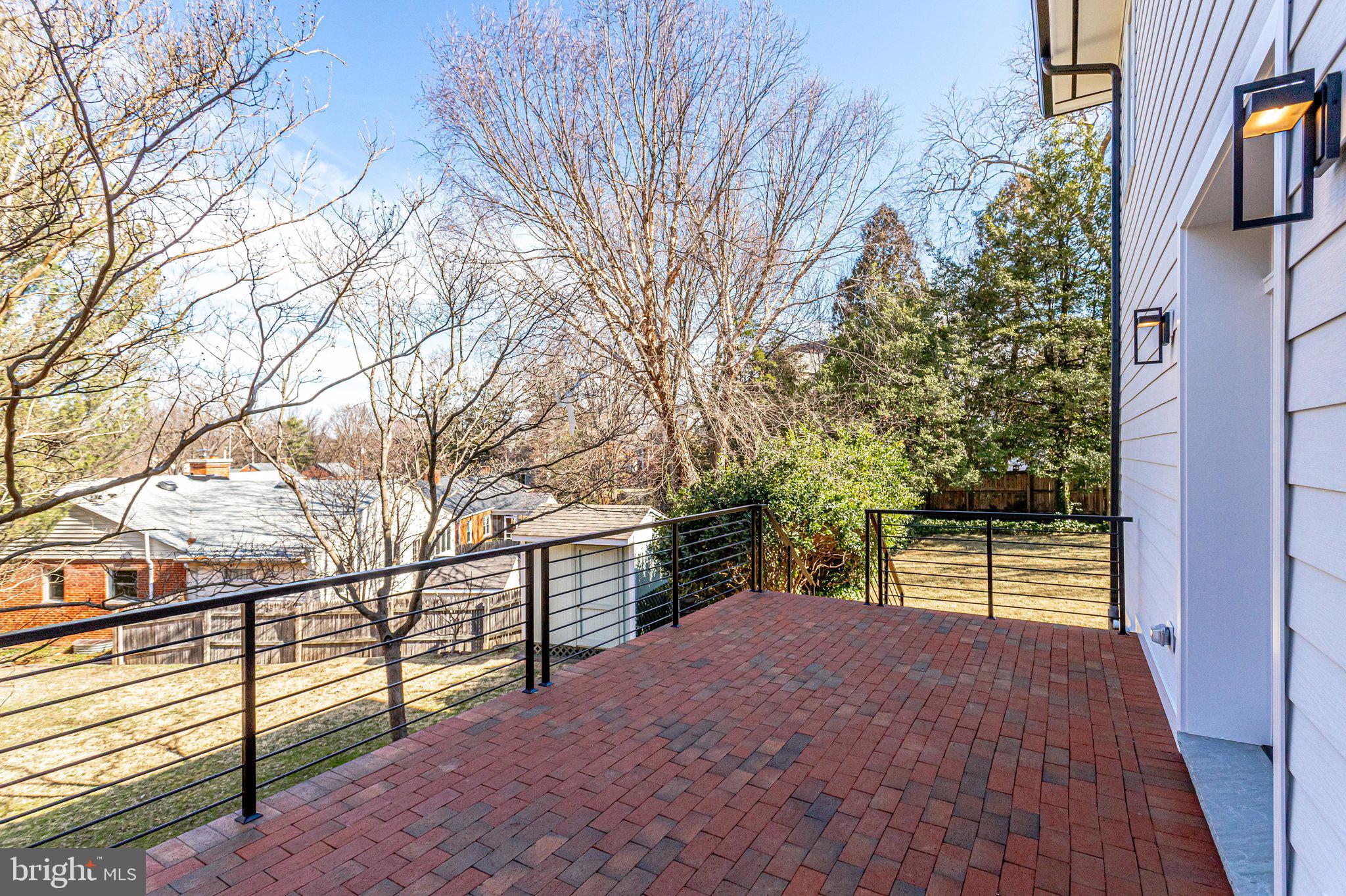 MADISON MANOR - Residential