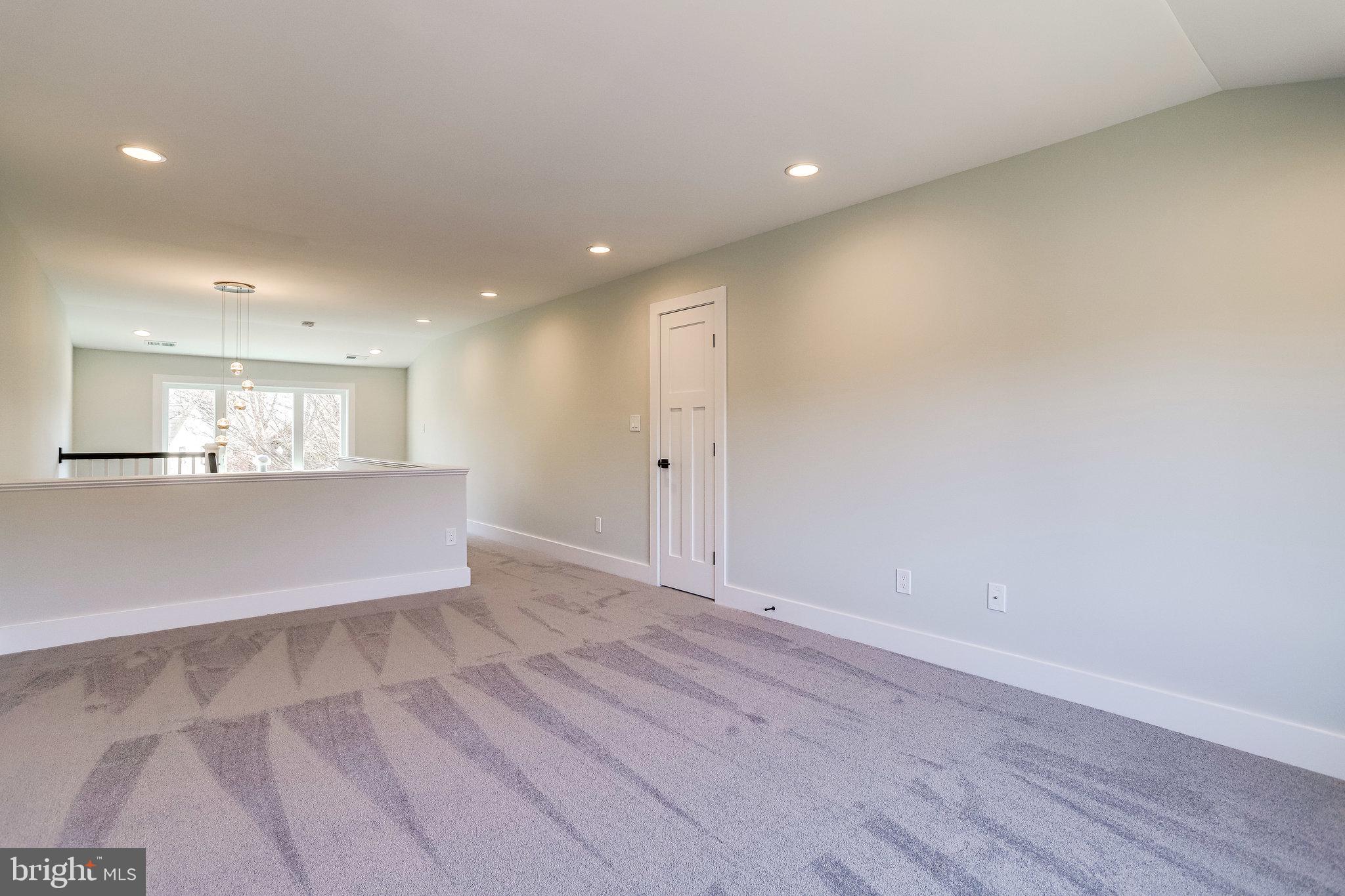 MADISON MANOR - Residential