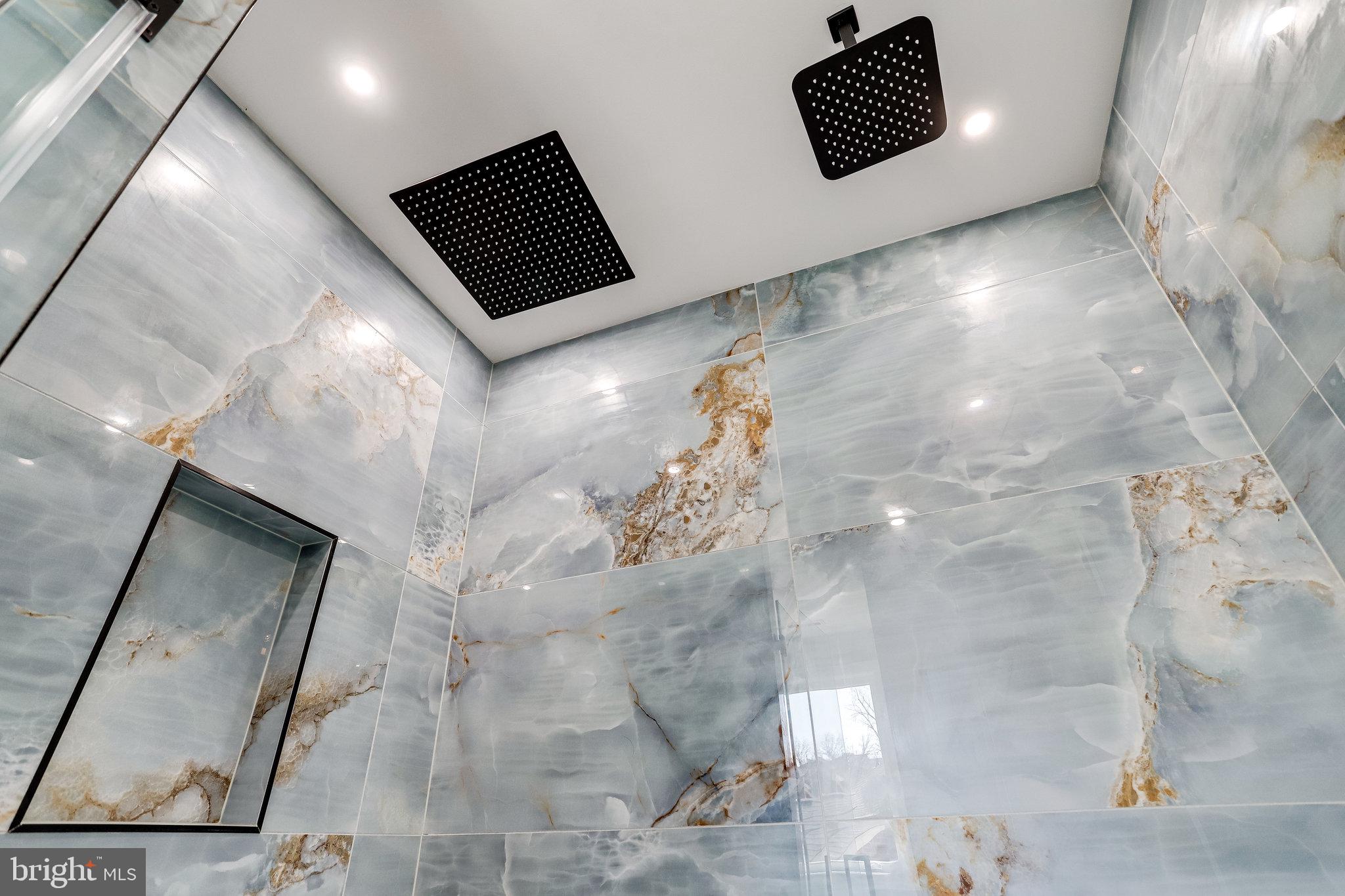 MADISON MANOR - Residential