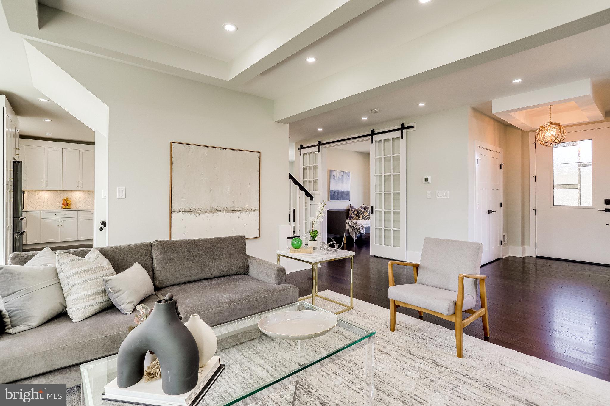 MADISON MANOR - Residential