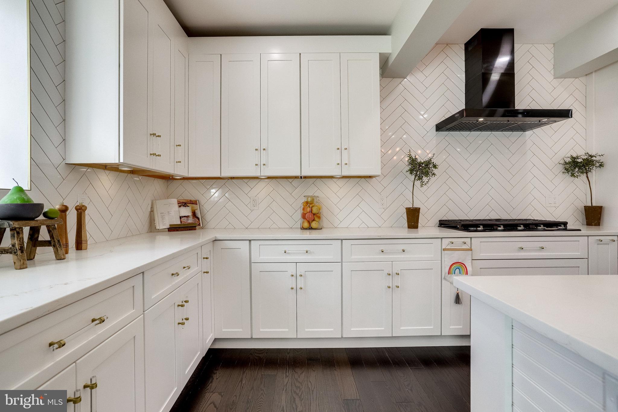 MADISON MANOR - Residential