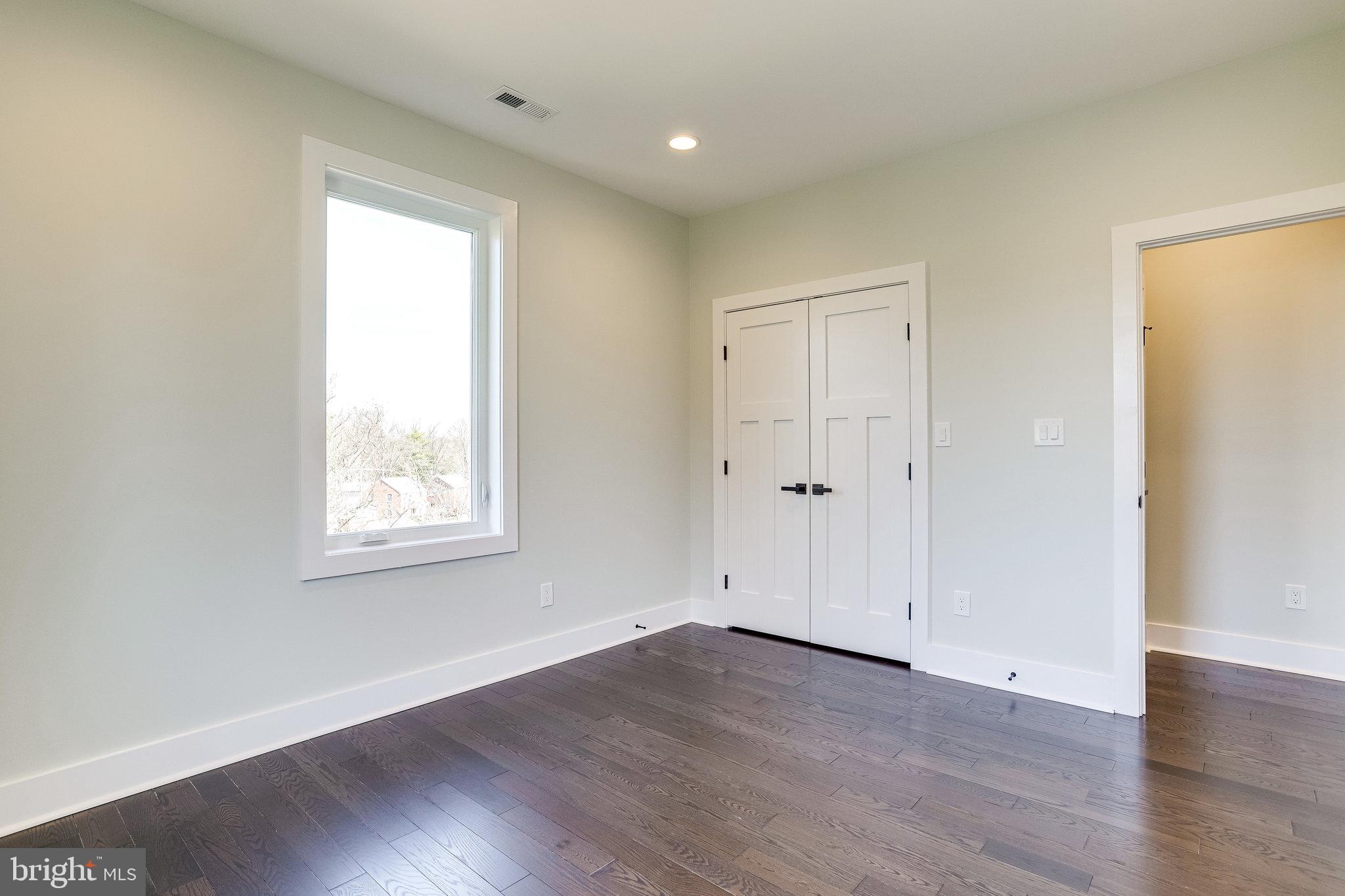 MADISON MANOR - Residential