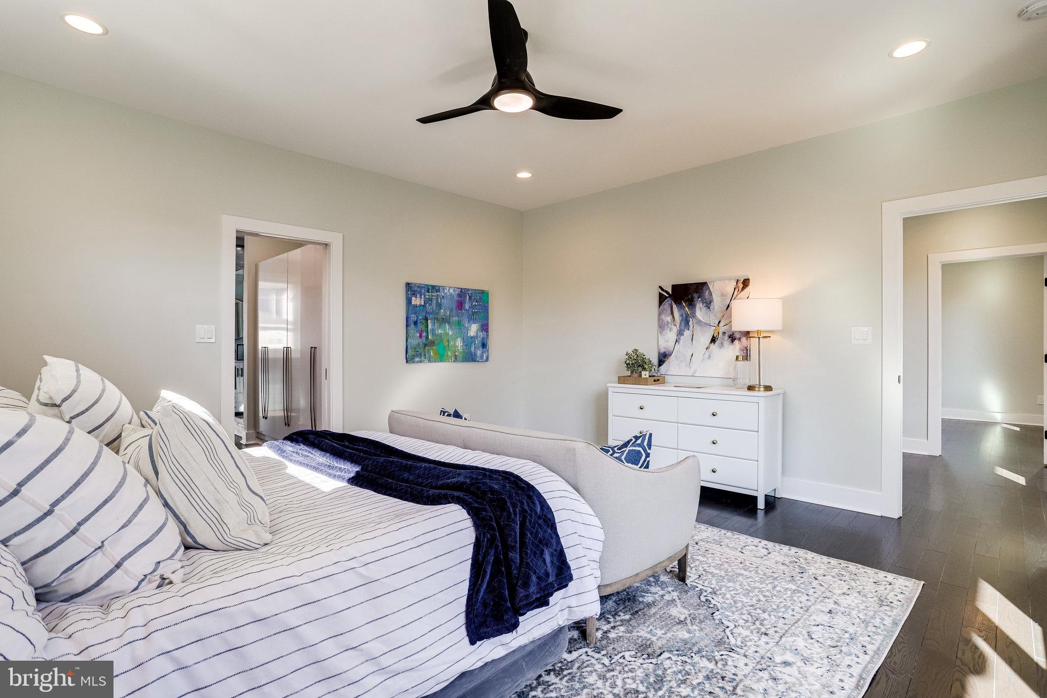 MADISON MANOR - Residential