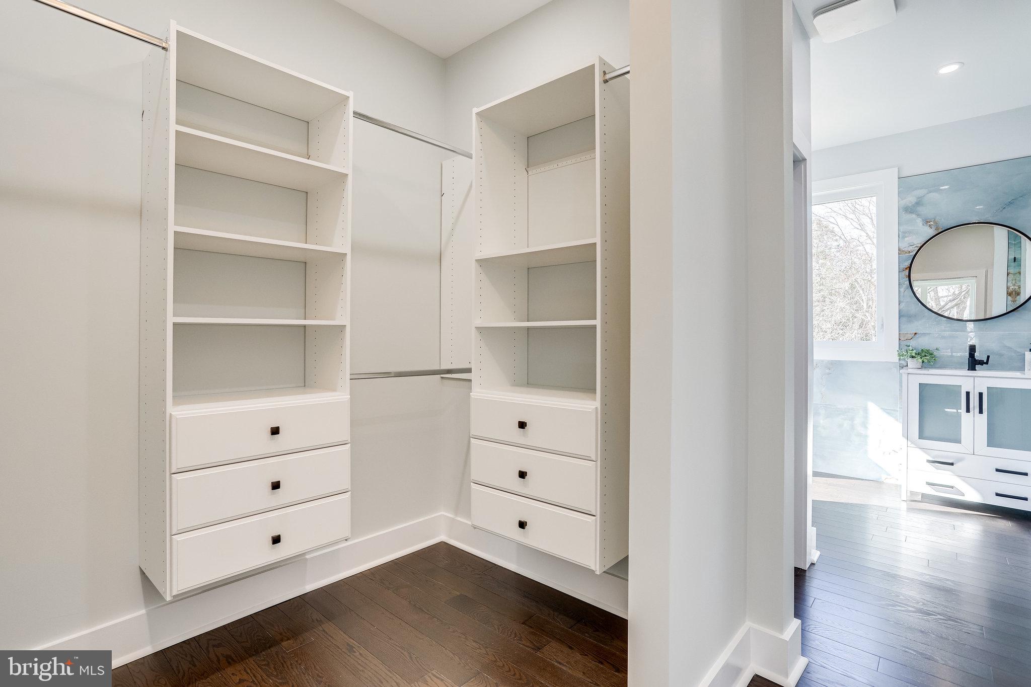 MADISON MANOR - Residential