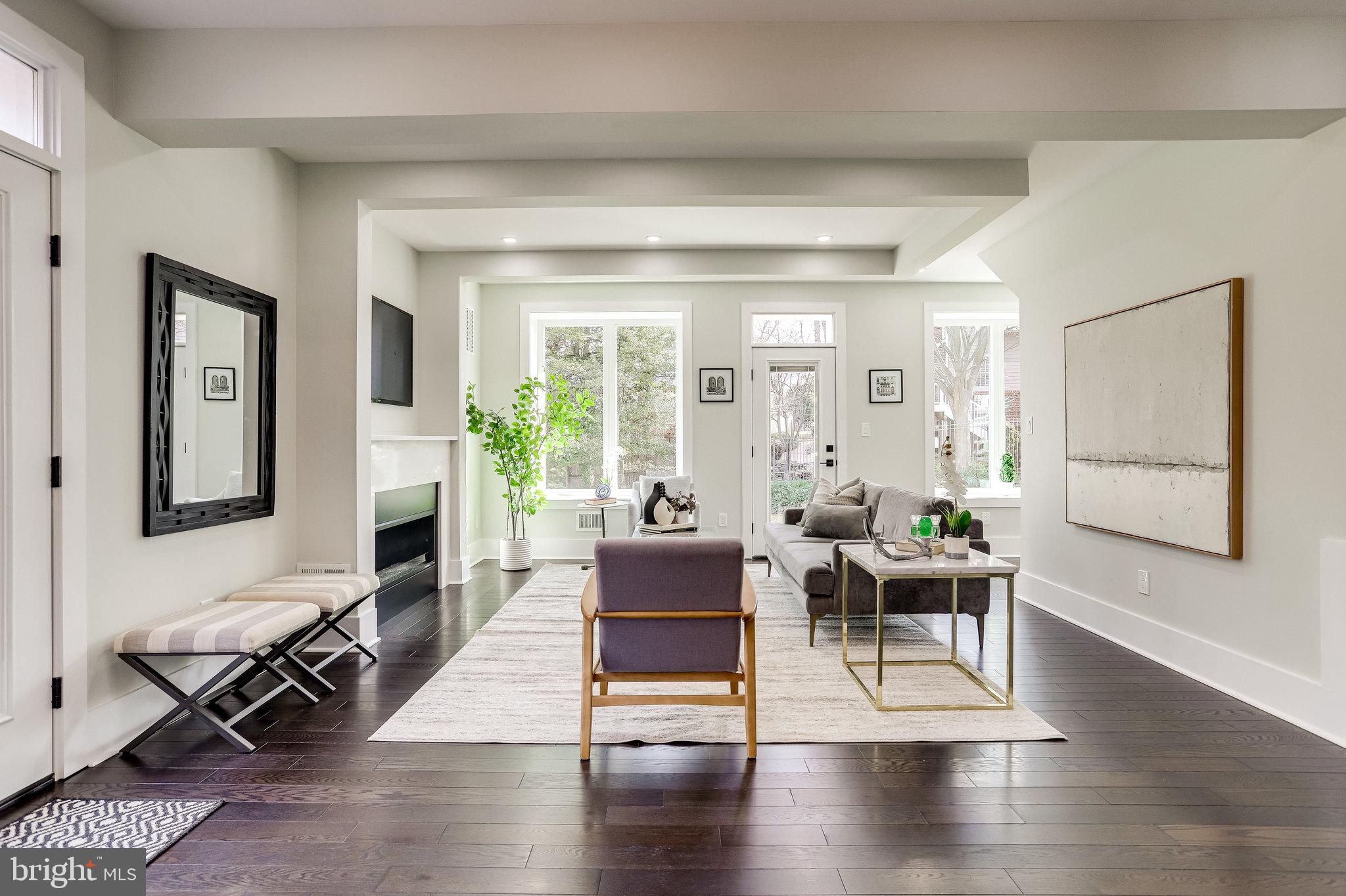 MADISON MANOR - Residential