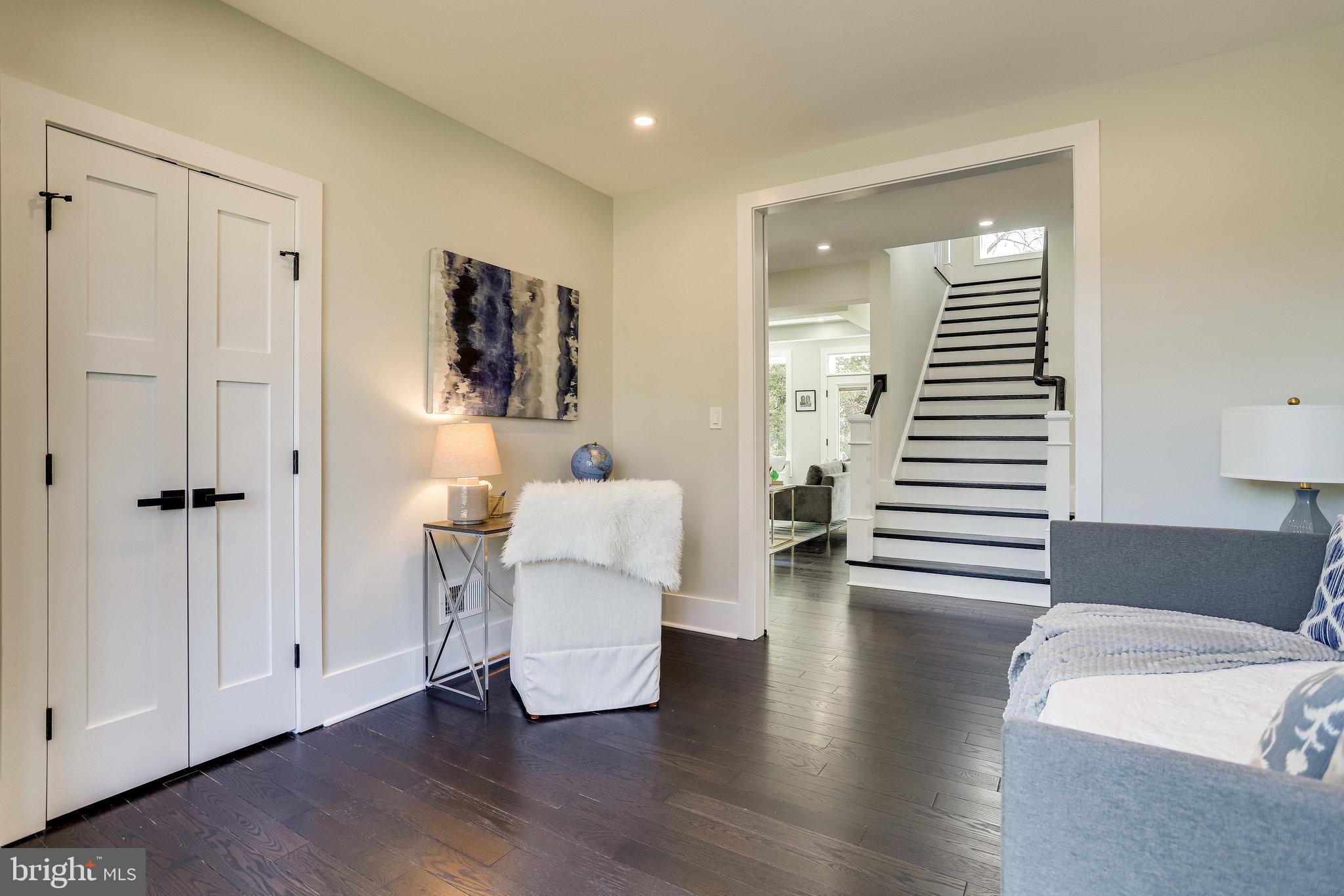 MADISON MANOR - Residential