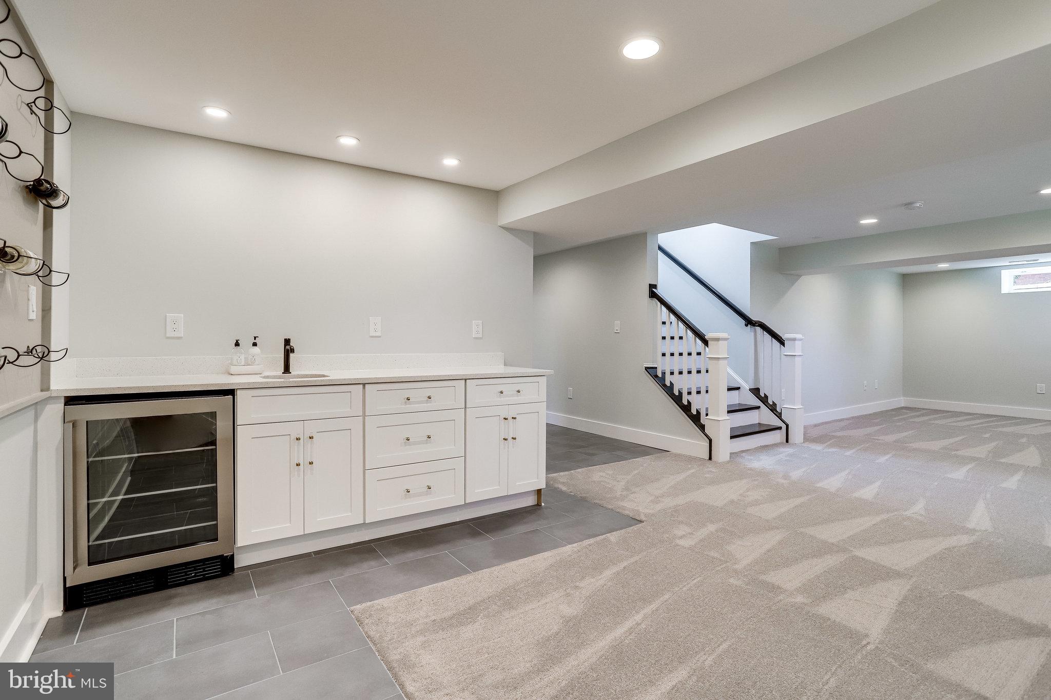 MADISON MANOR - Residential