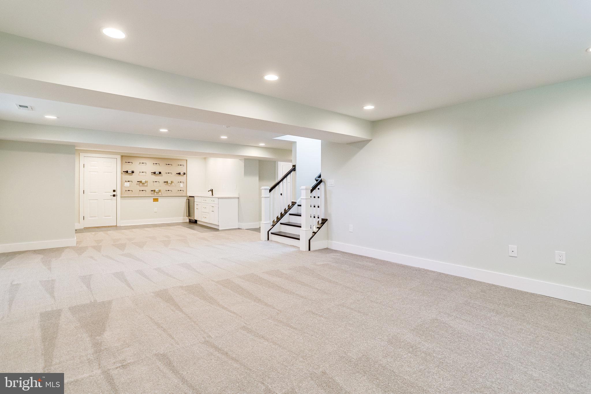 MADISON MANOR - Residential