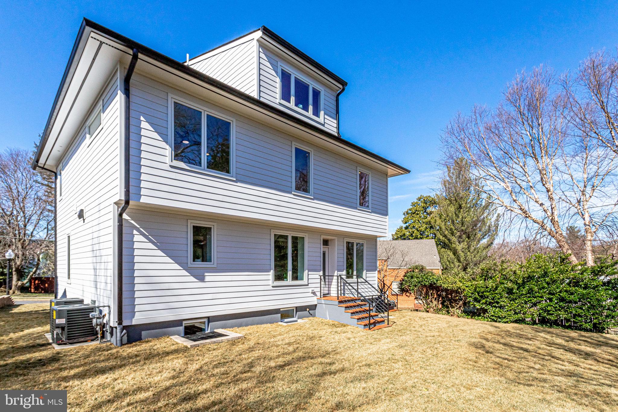 MADISON MANOR - Residential