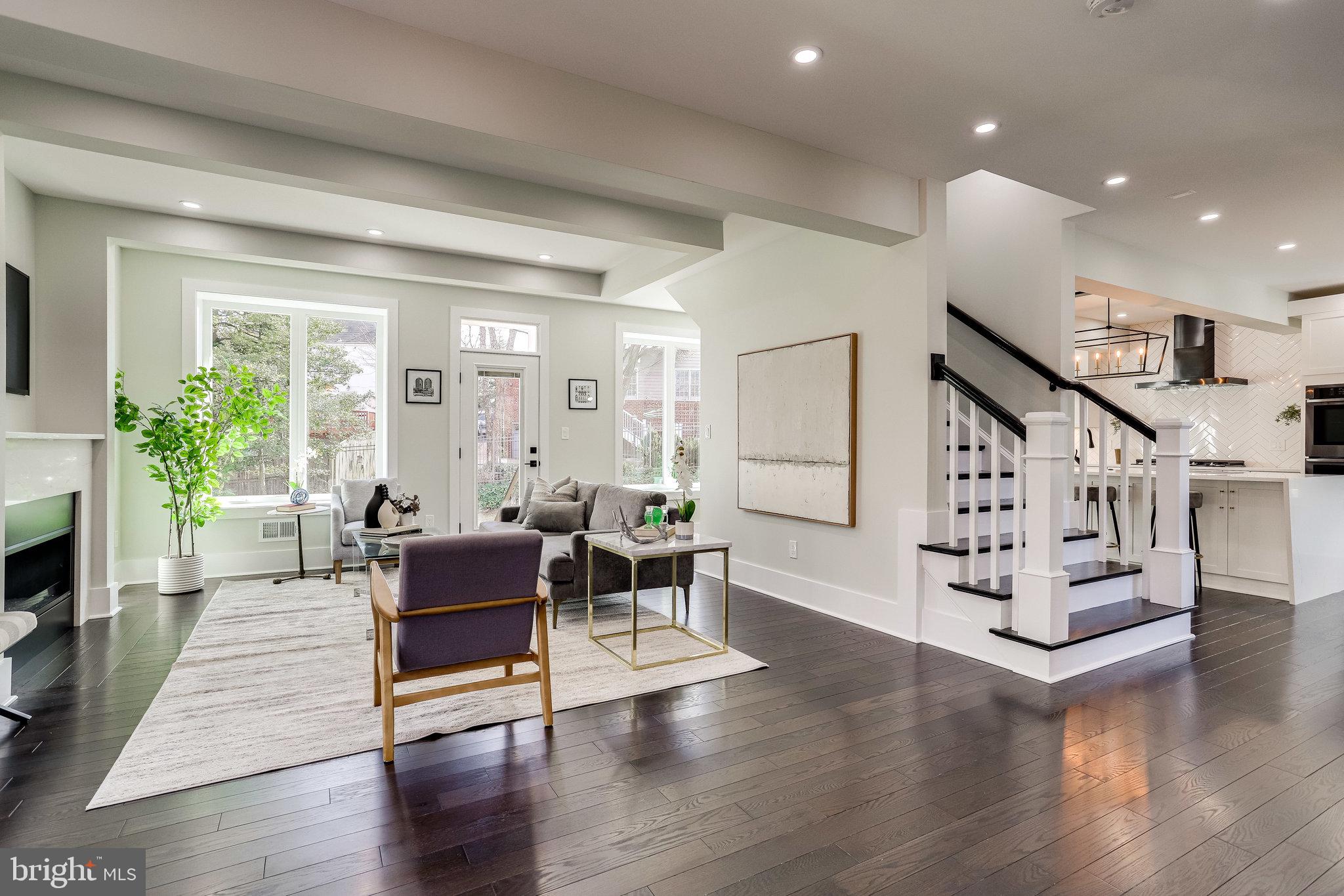 MADISON MANOR - Residential