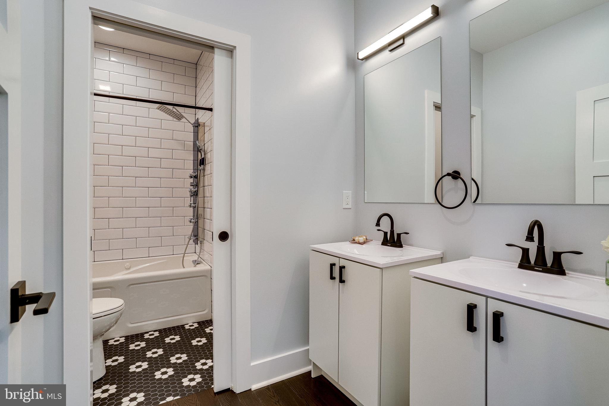 MADISON MANOR - Residential