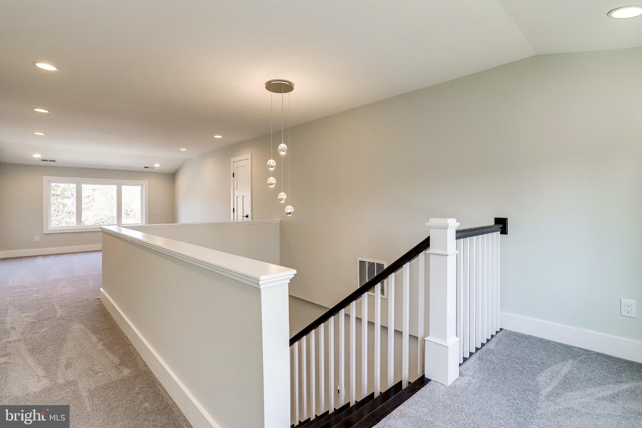 MADISON MANOR - Residential