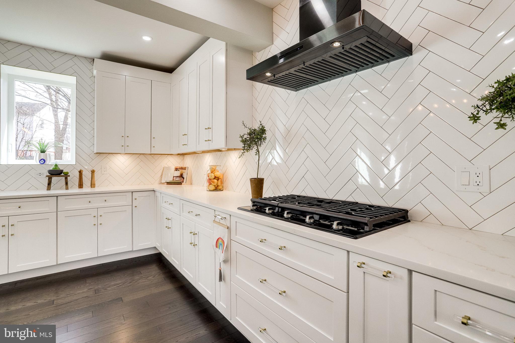 MADISON MANOR - Residential