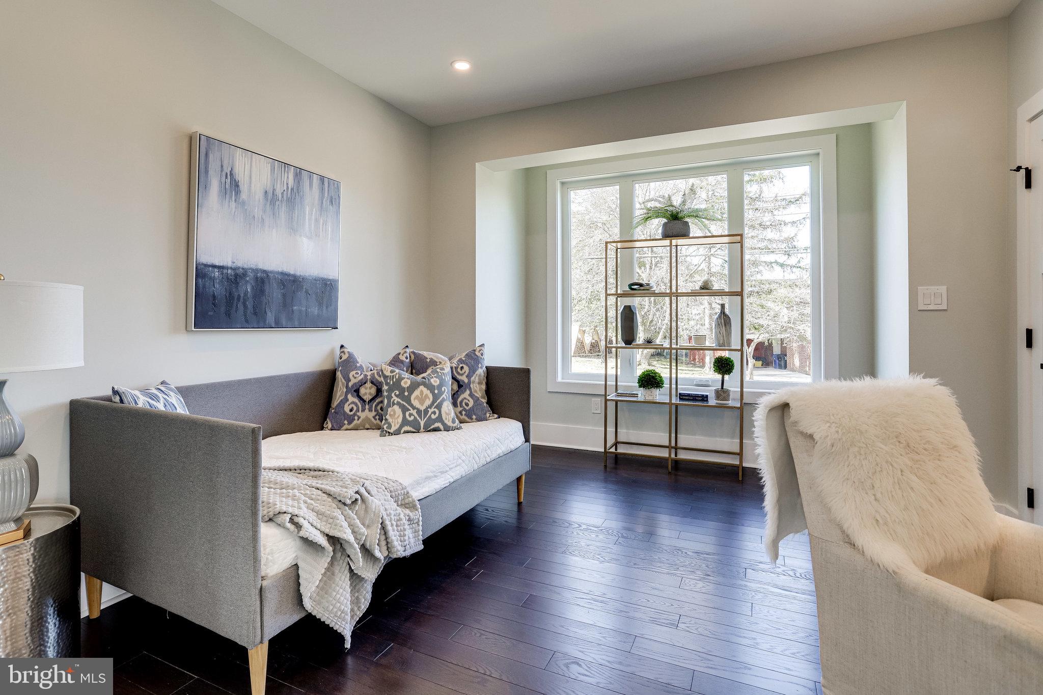 MADISON MANOR - Residential