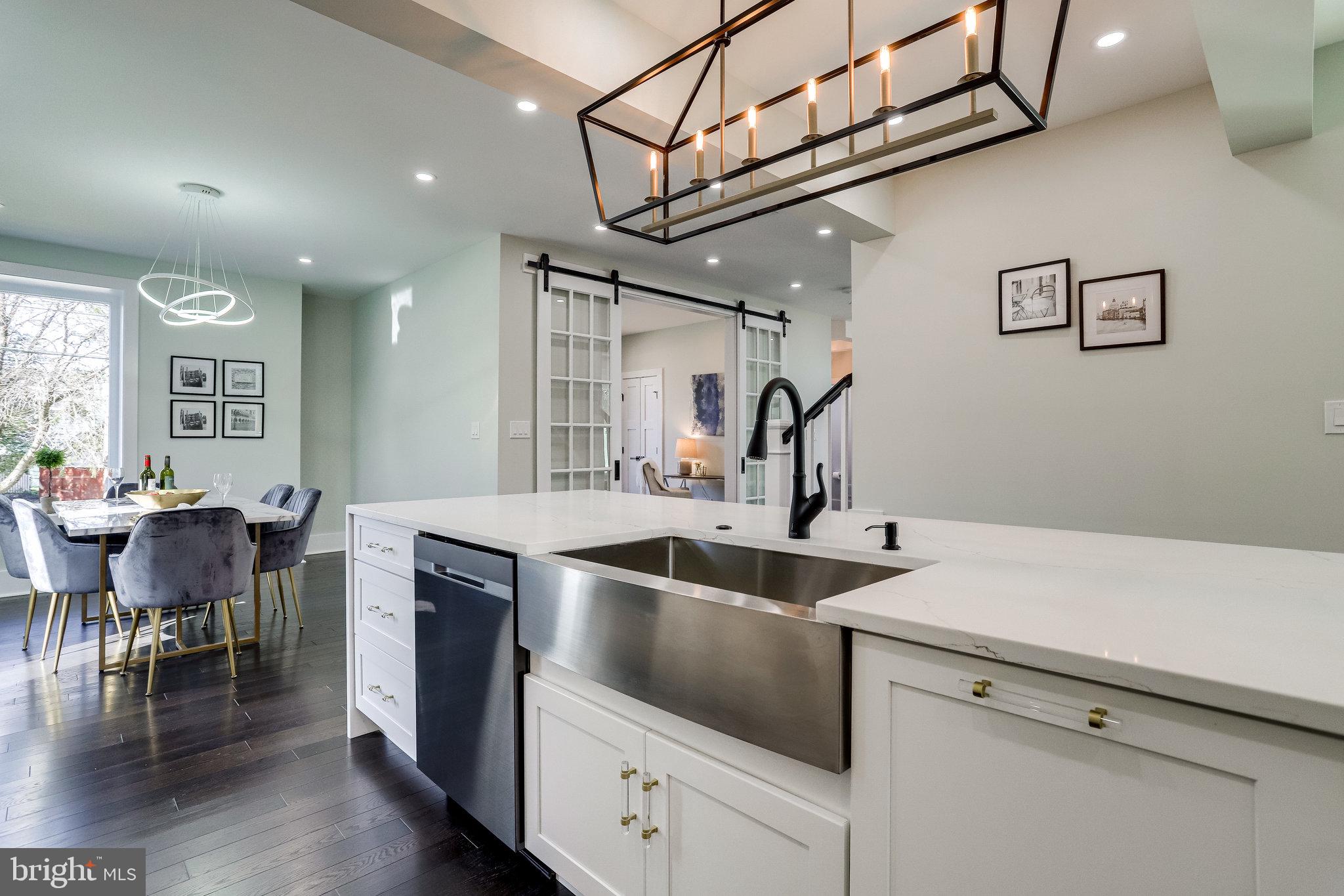 MADISON MANOR - Residential