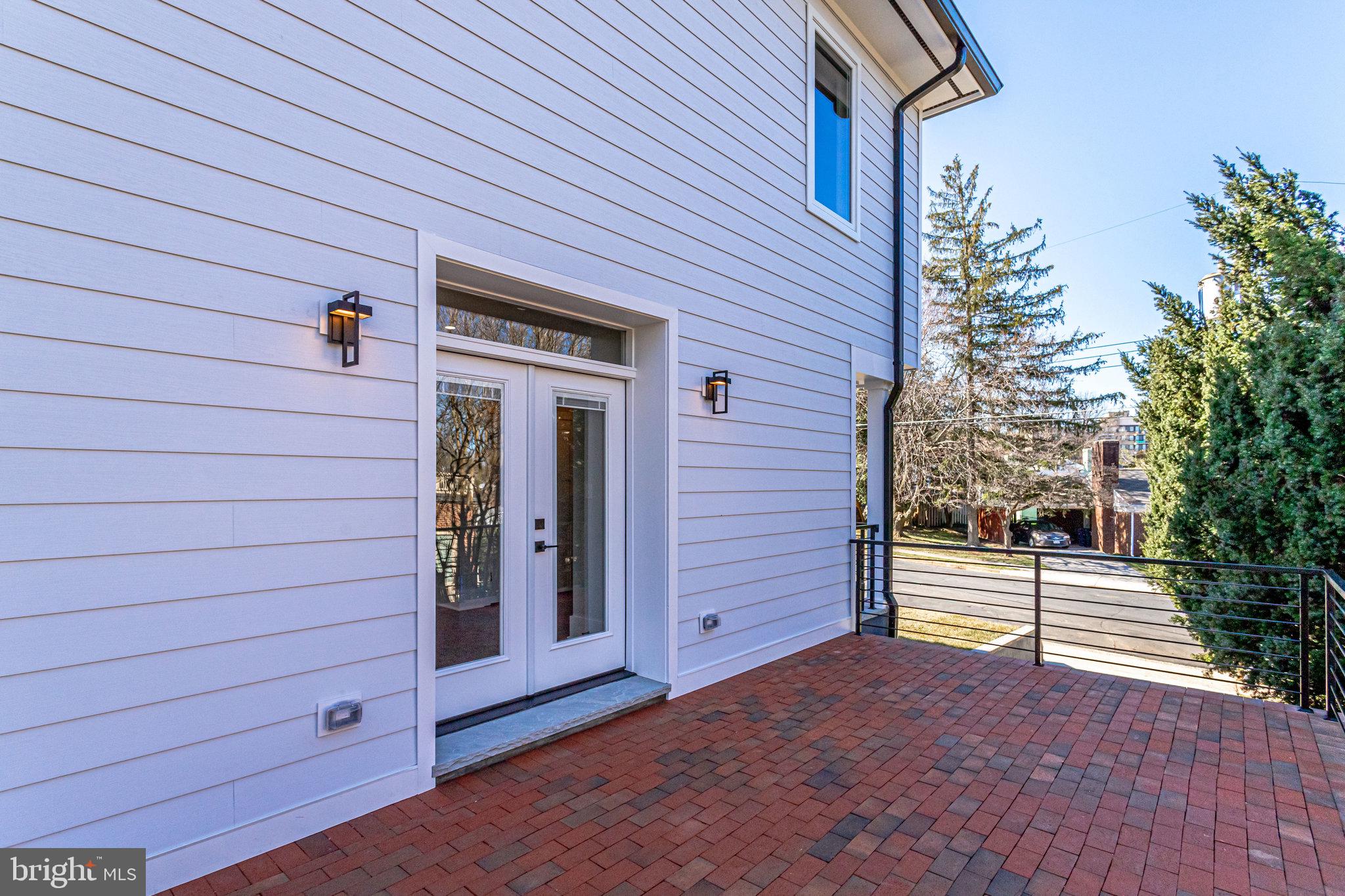 MADISON MANOR - Residential