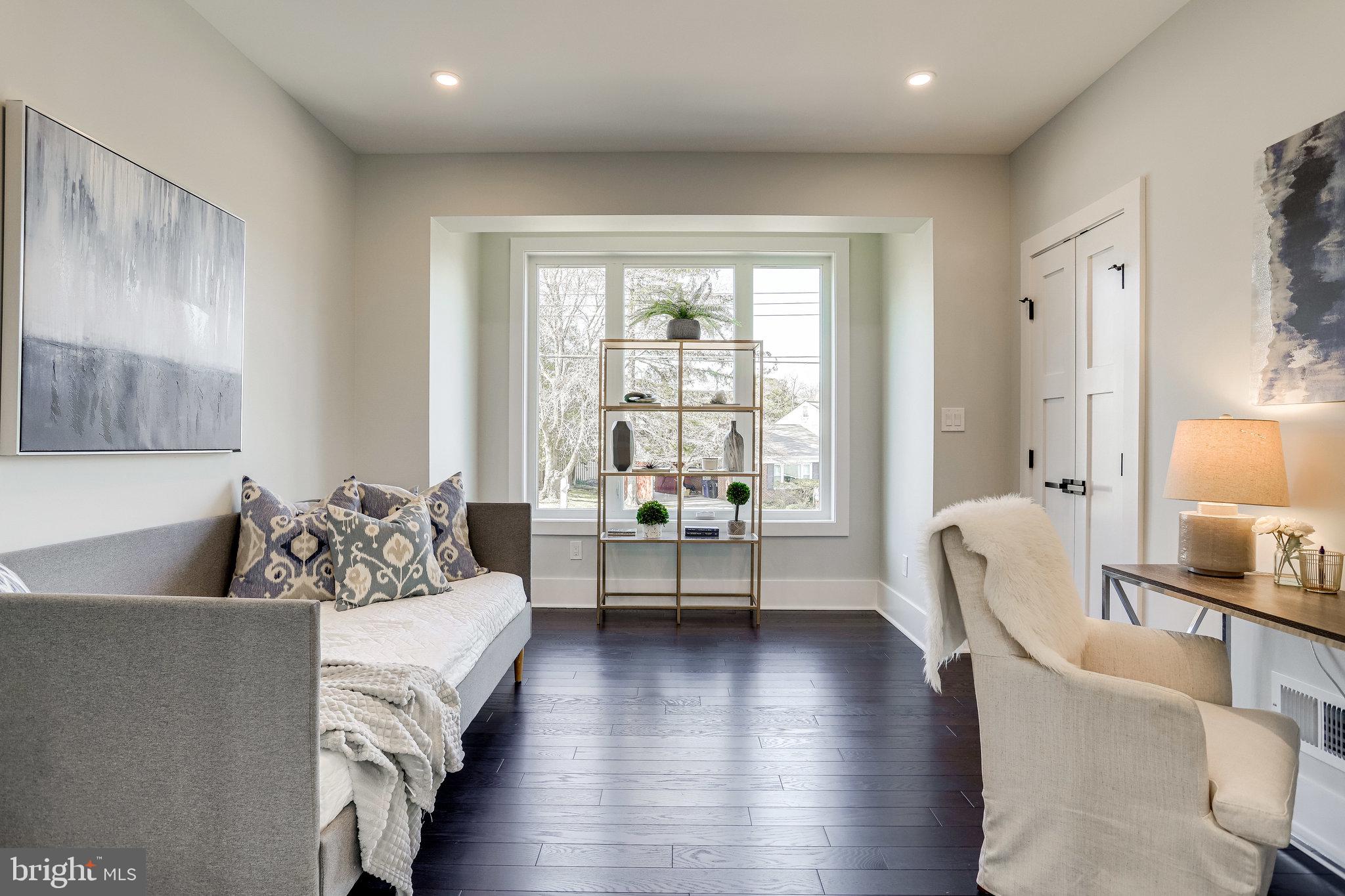 MADISON MANOR - Residential