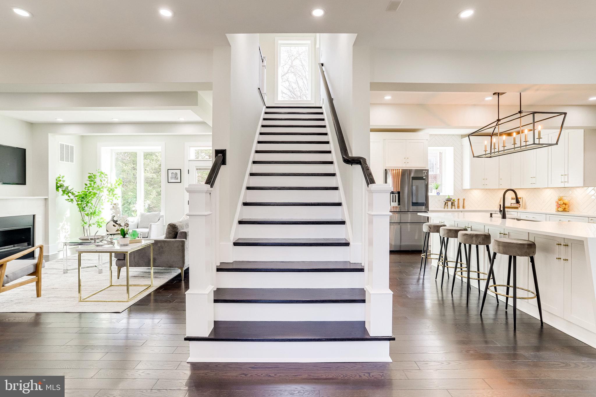 MADISON MANOR - Residential