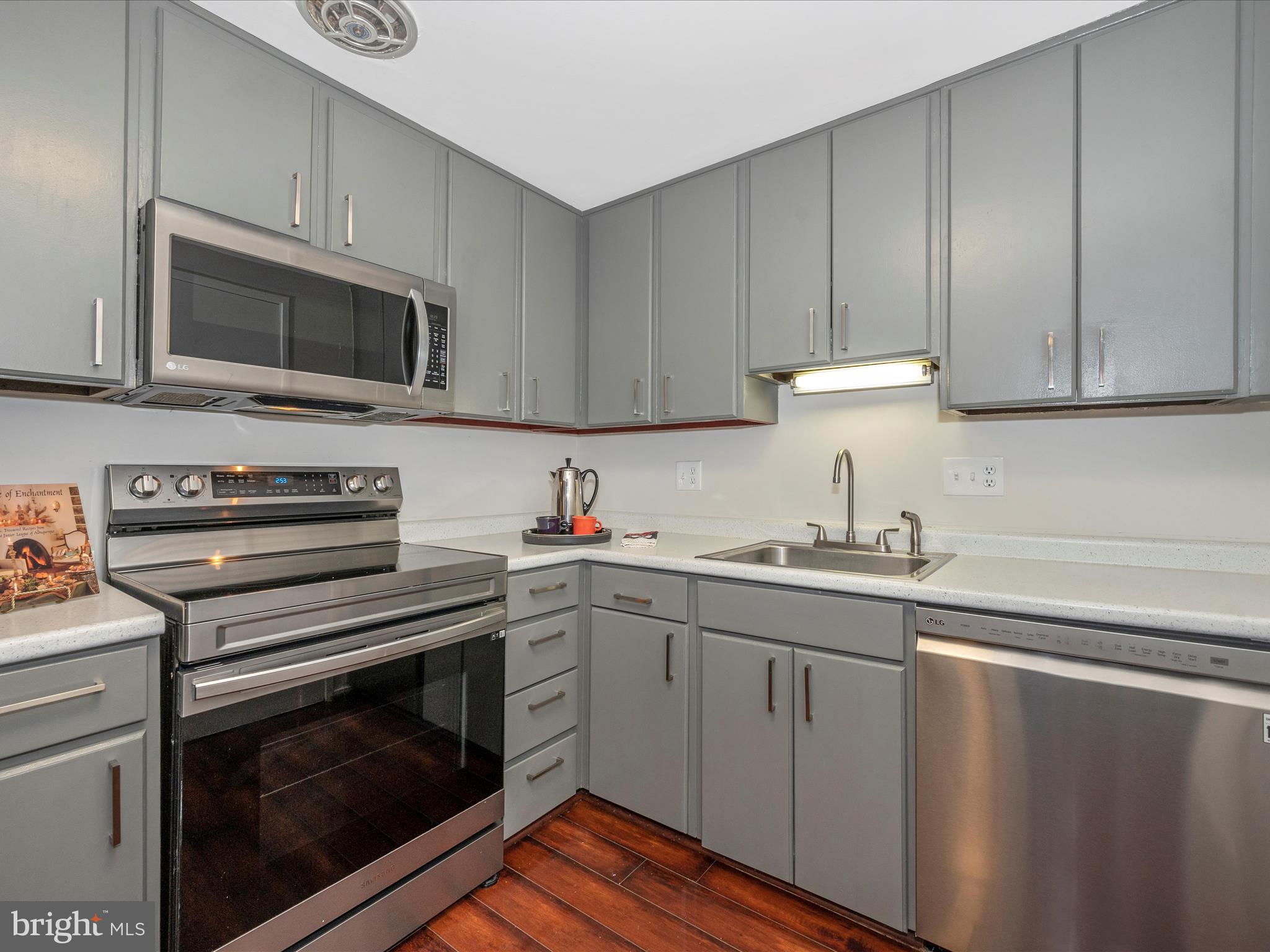 THOMAS CHOICE WEST - Residential