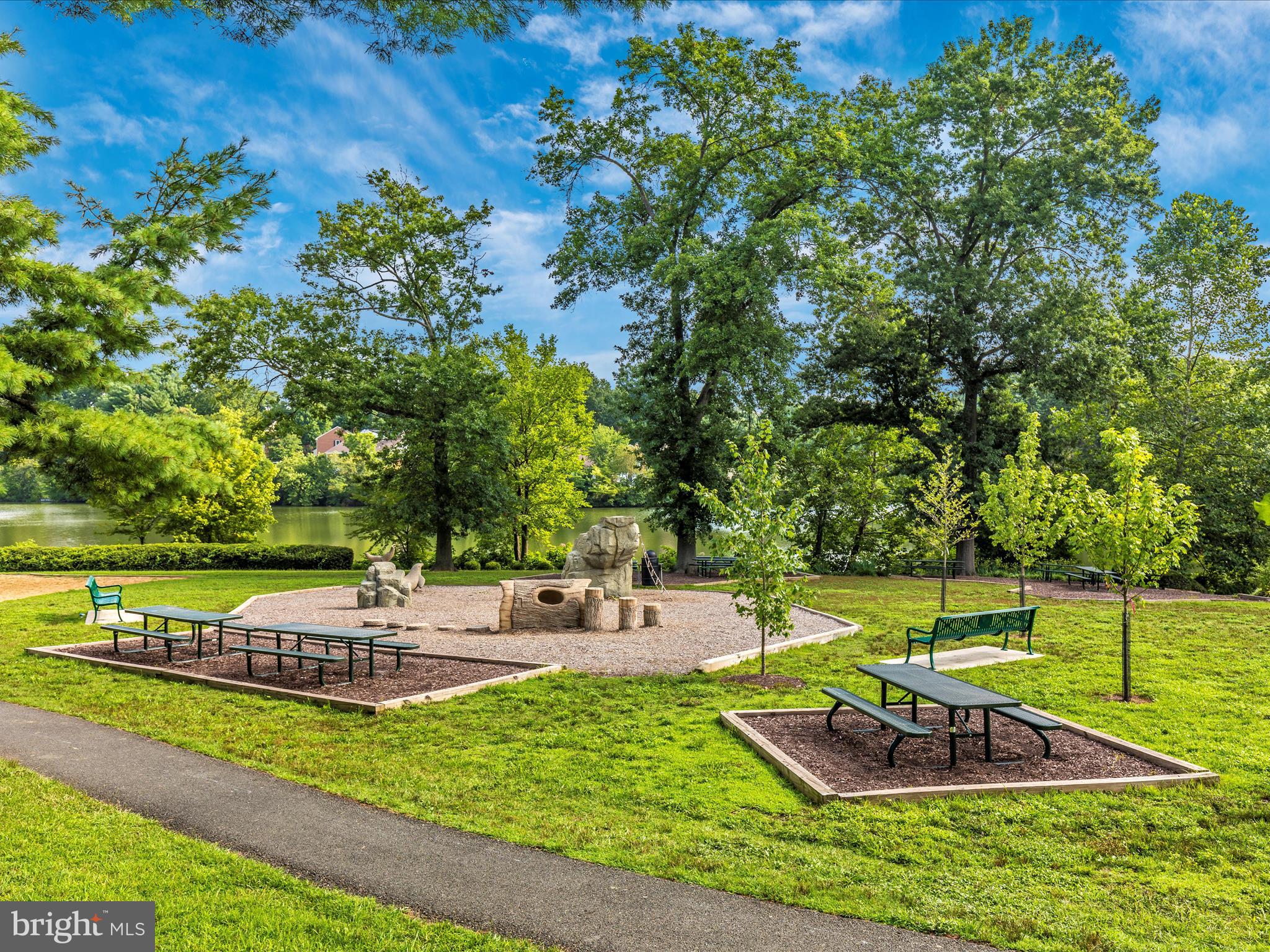 THOMAS CHOICE WEST - Residential