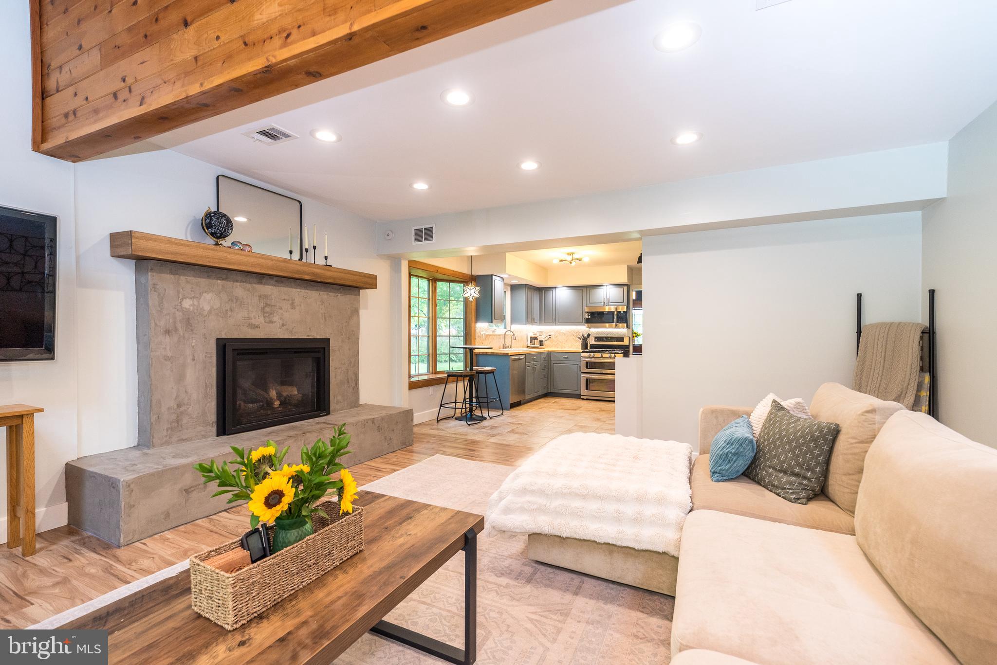 2045 FOSTER ROAD