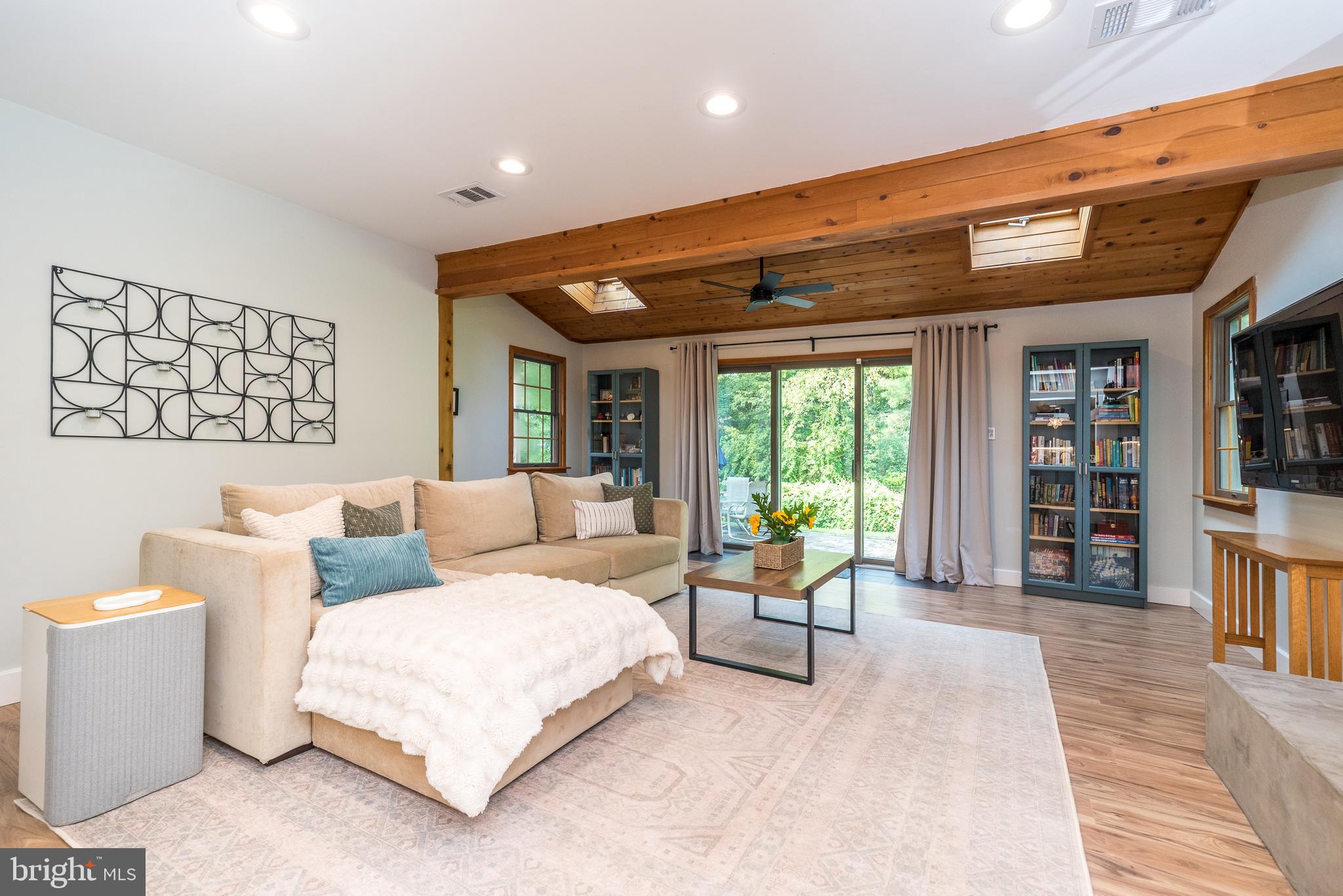 2045 FOSTER ROAD