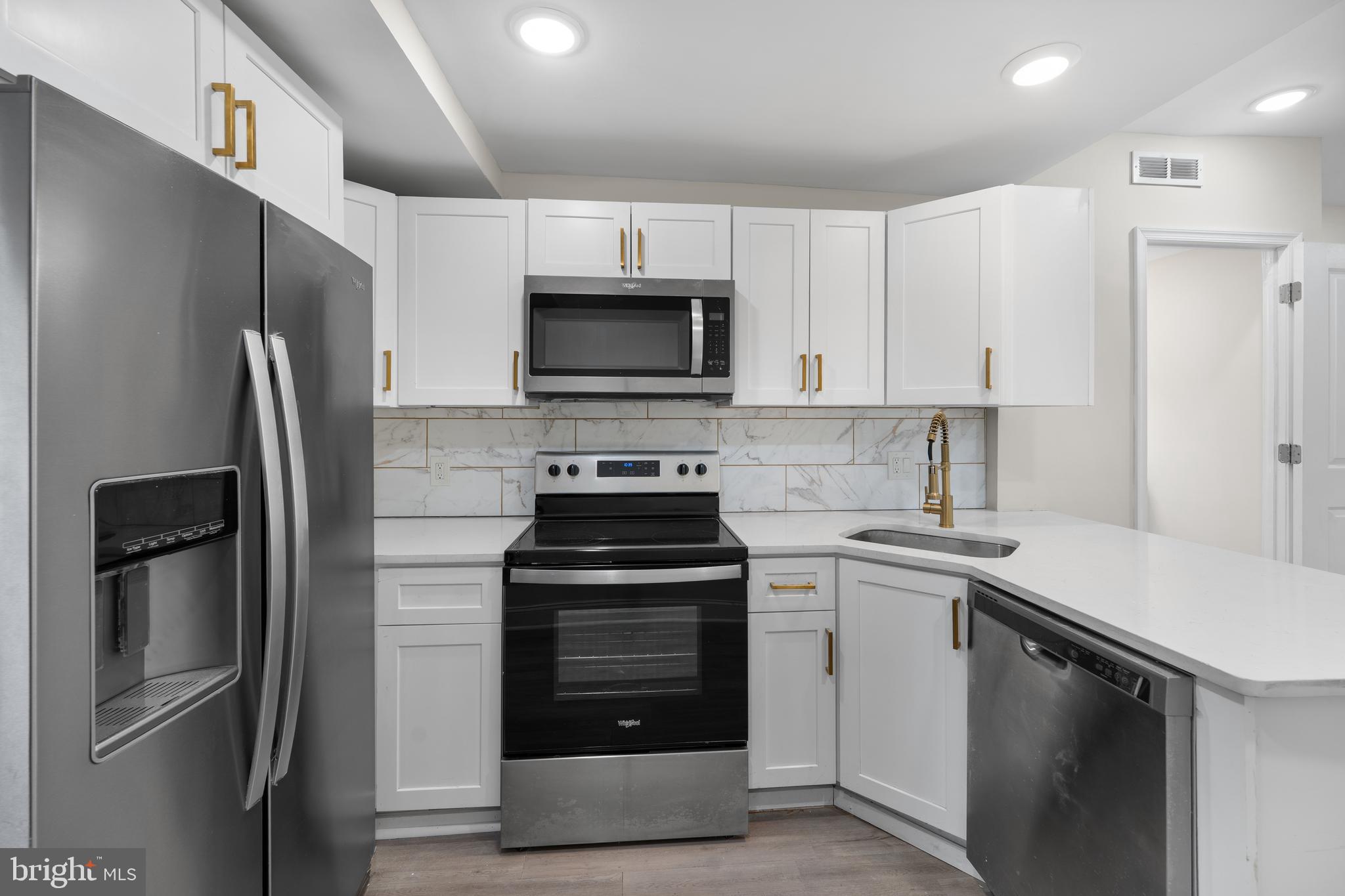 POINT BREEZE - Residential