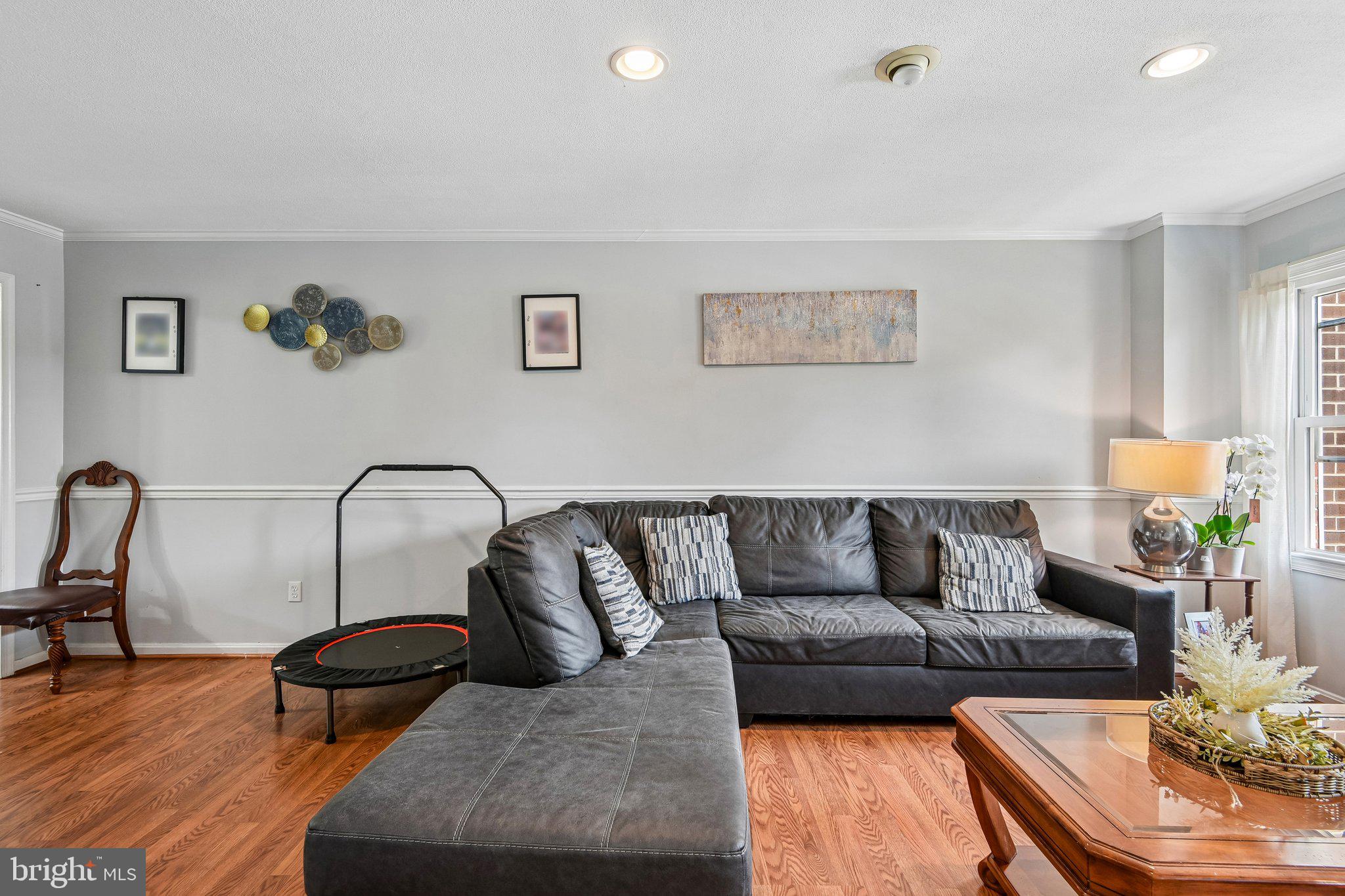 708 ROBINWOOD DRIVE