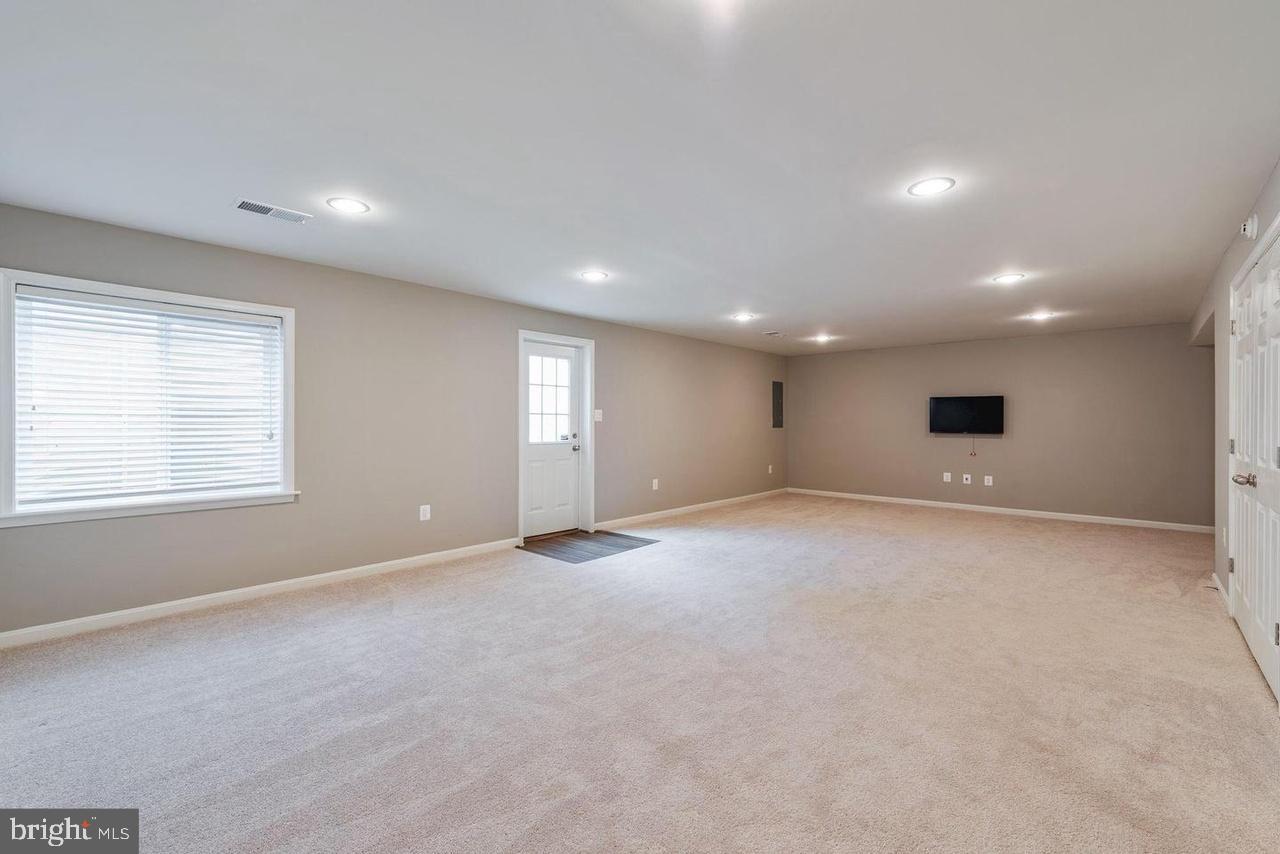 BELMONT ESTATES - Residential Lease