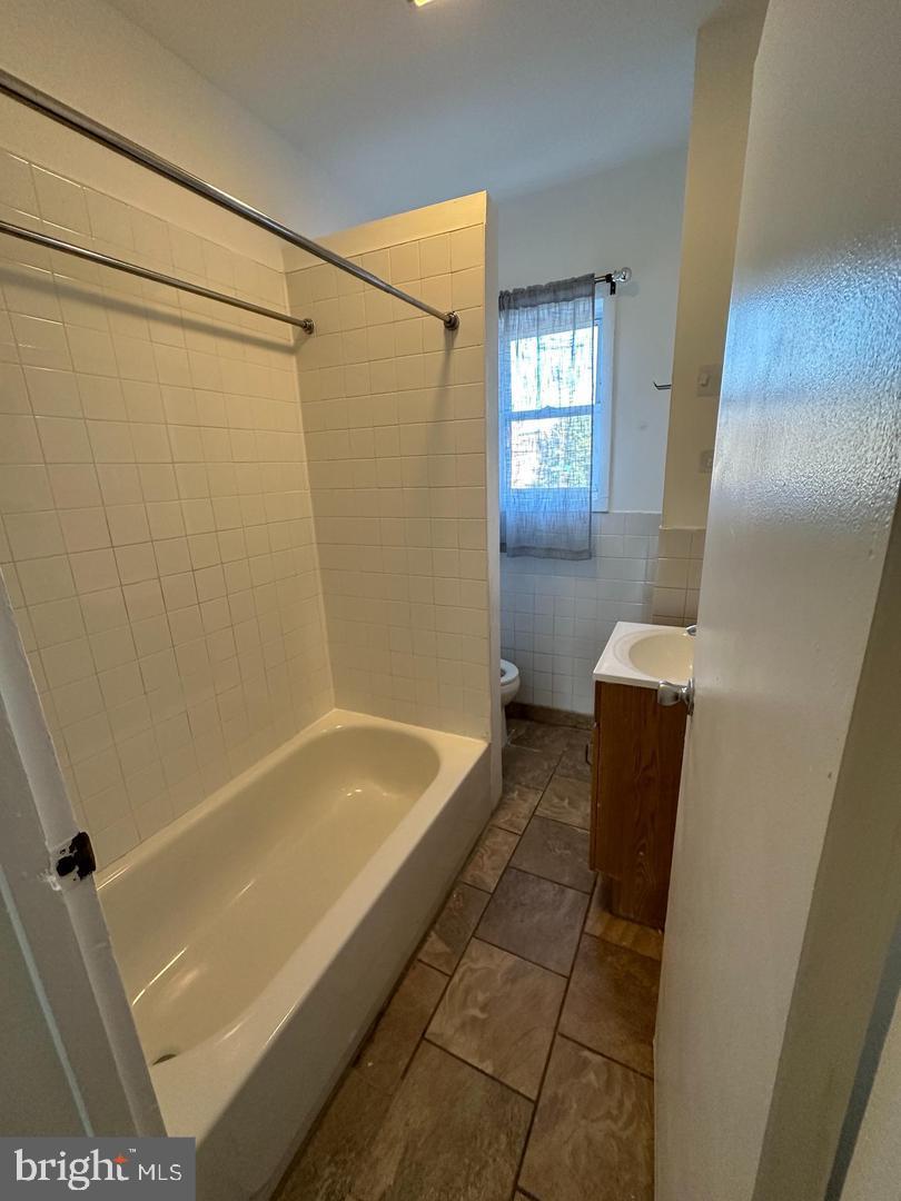 2563 N 17TH STREET 1