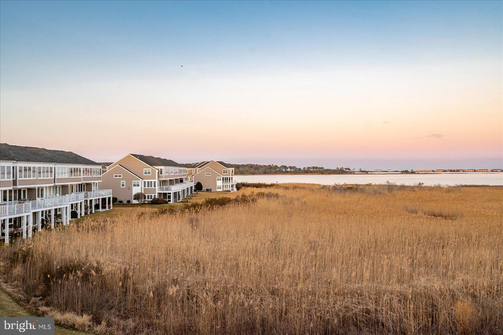BAYVILLE SHORES - Residential