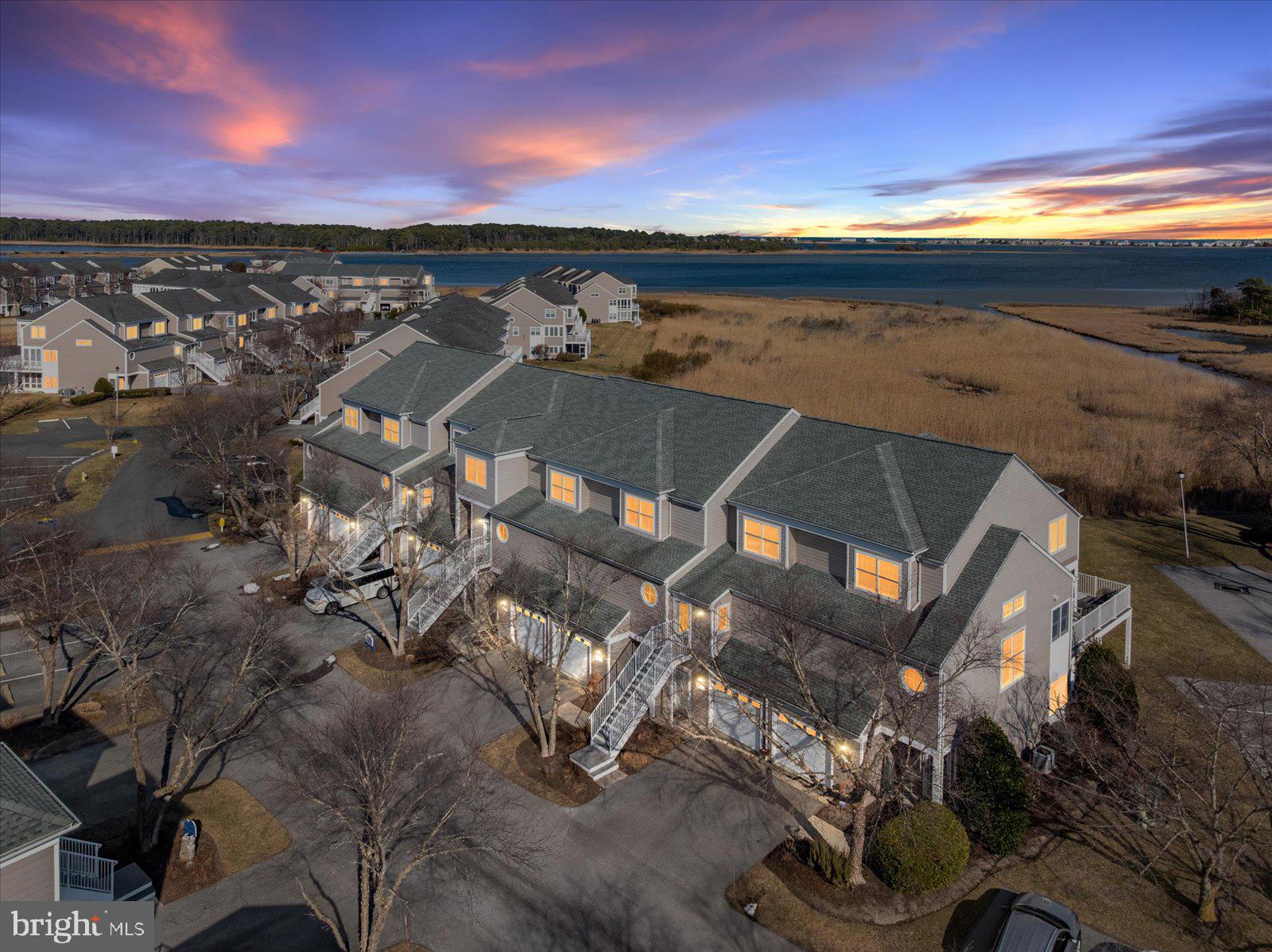 BAYVILLE SHORES - Residential