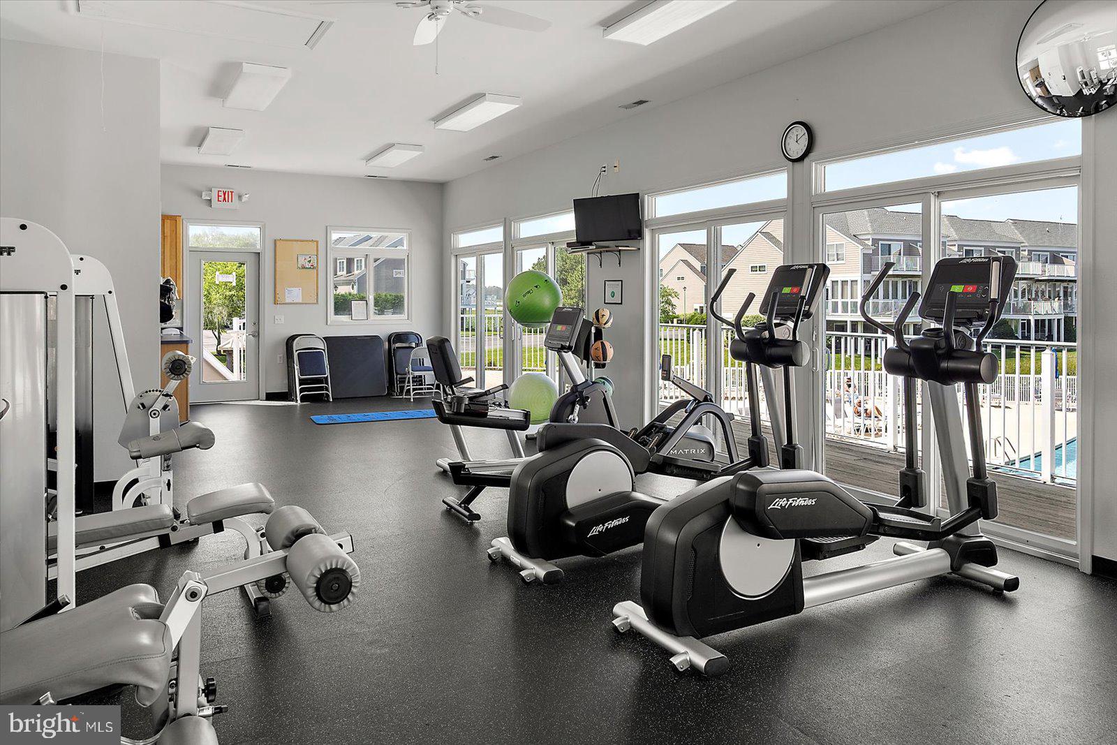 BAYVILLE SHORES - Residential