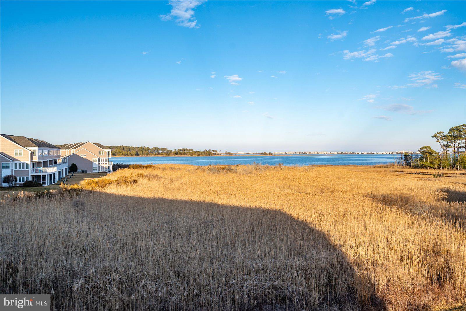 BAYVILLE SHORES - Residential