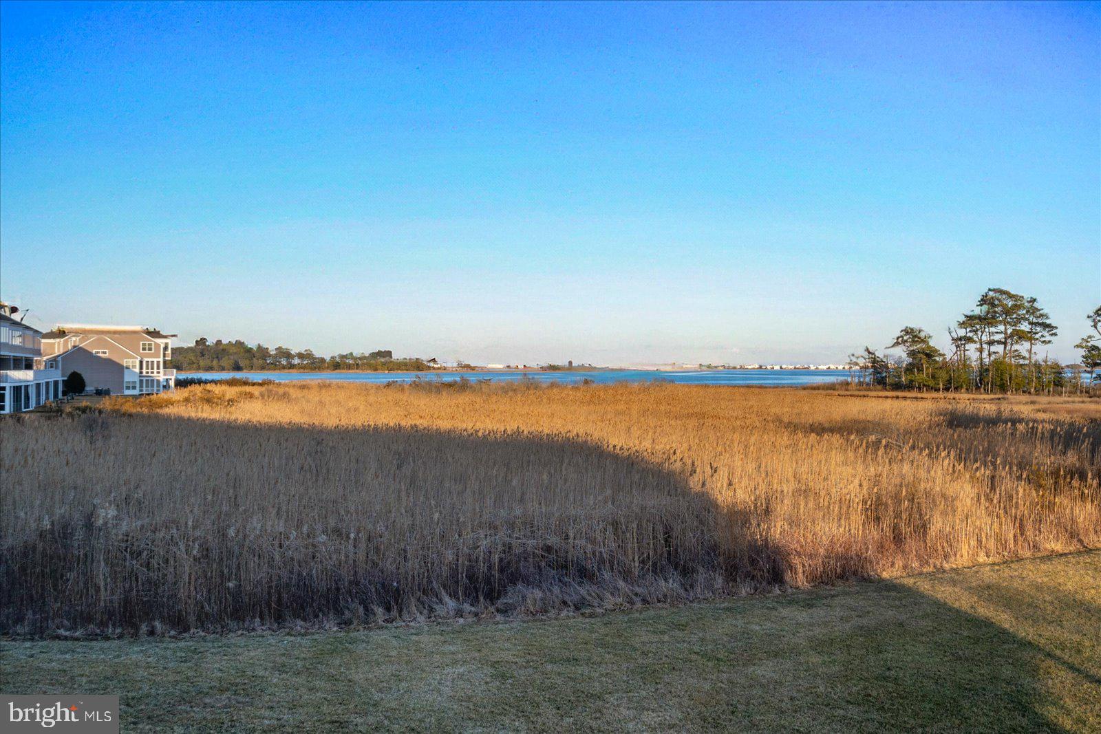 BAYVILLE SHORES - Residential
