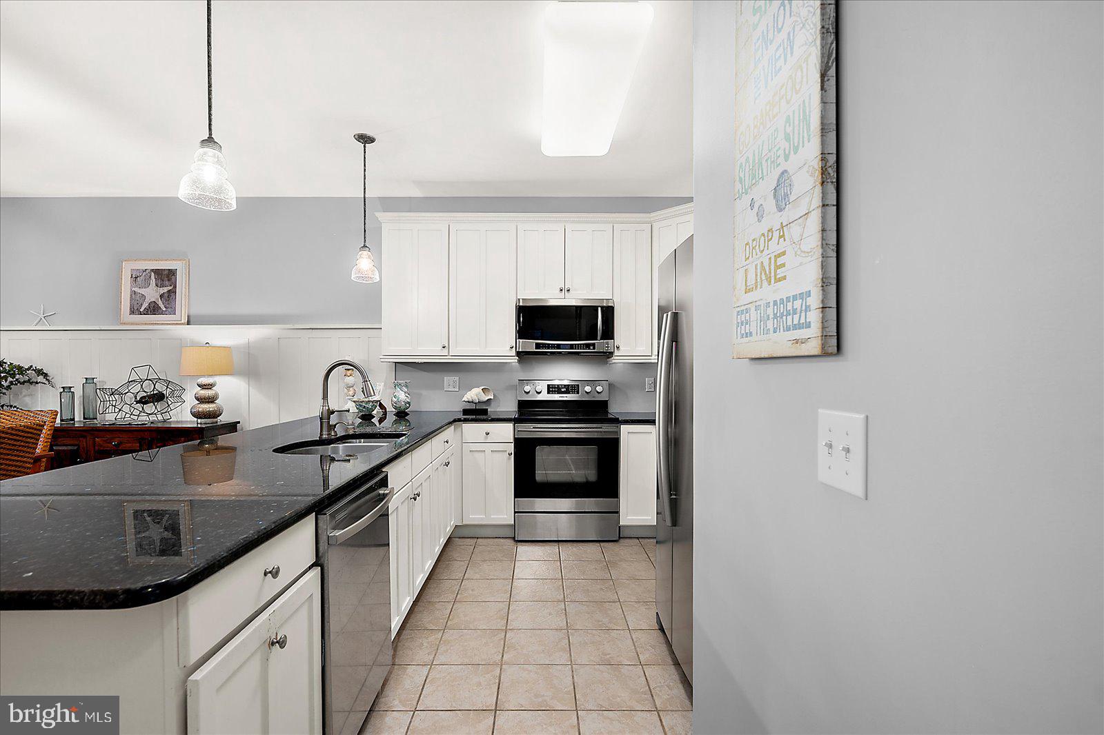 BAYVILLE SHORES - Residential