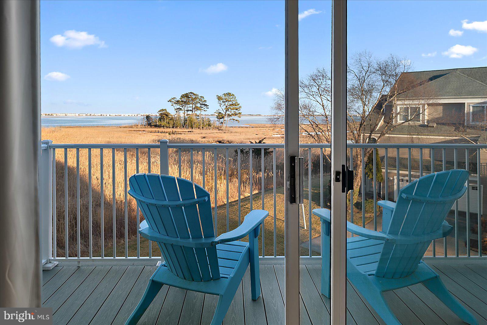 BAYVILLE SHORES - Residential