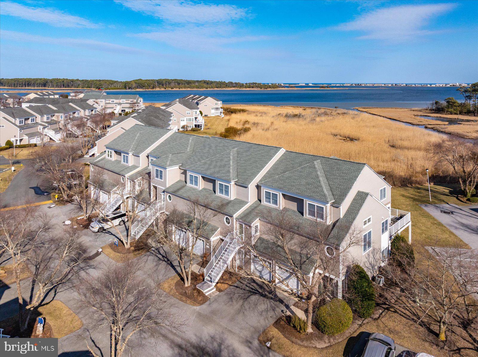 BAYVILLE SHORES - Residential