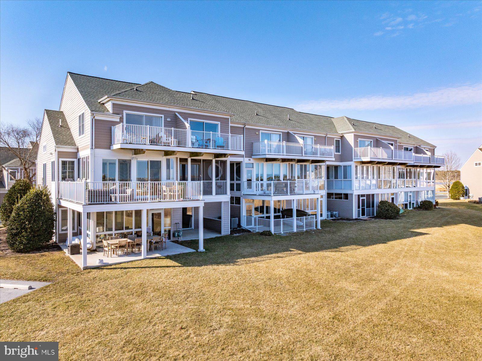 BAYVILLE SHORES - Residential