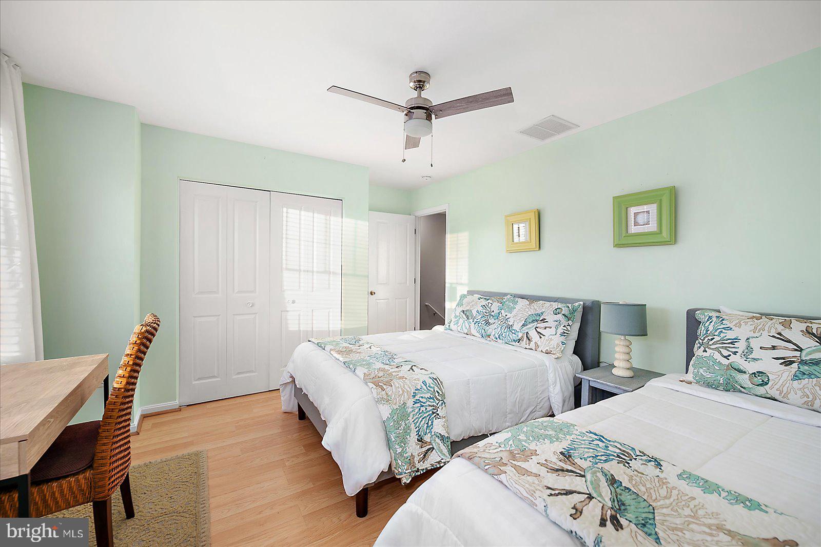 BAYVILLE SHORES - Residential