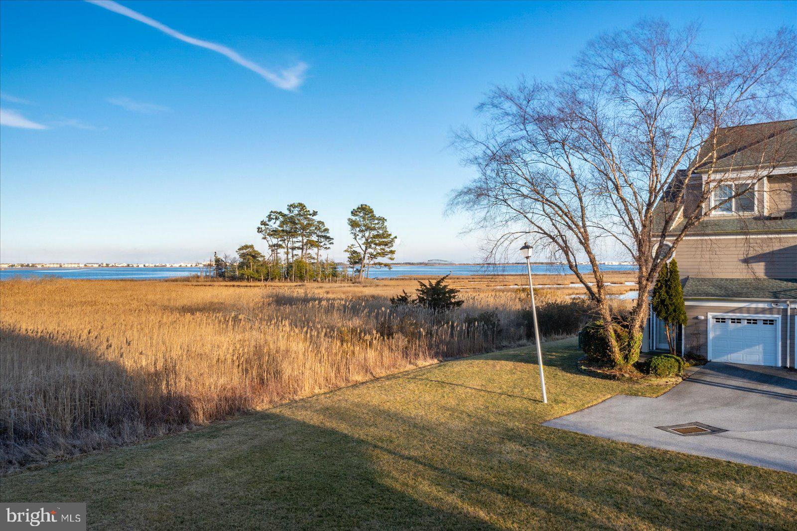 BAYVILLE SHORES - Residential