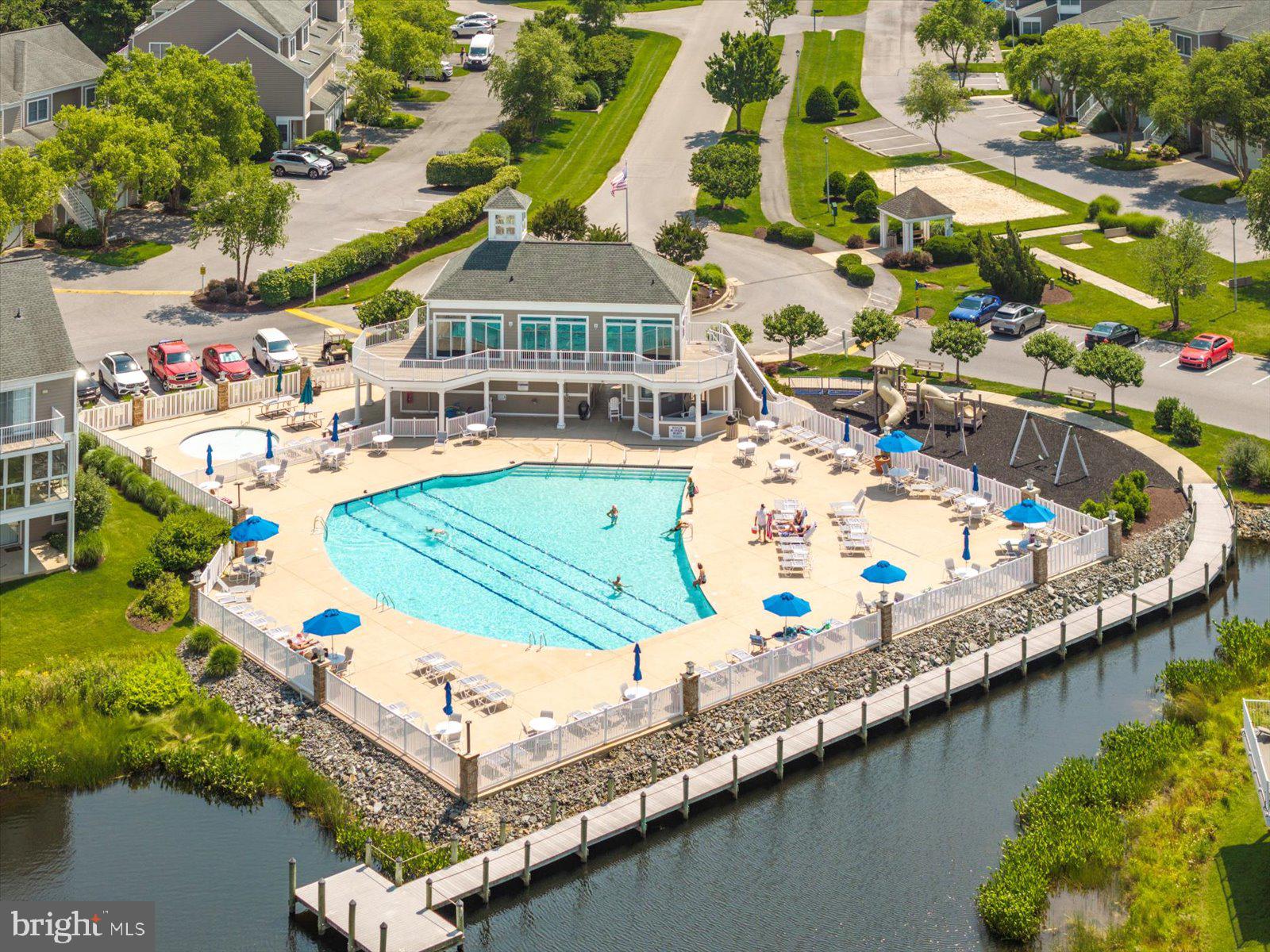 BAYVILLE SHORES - Residential