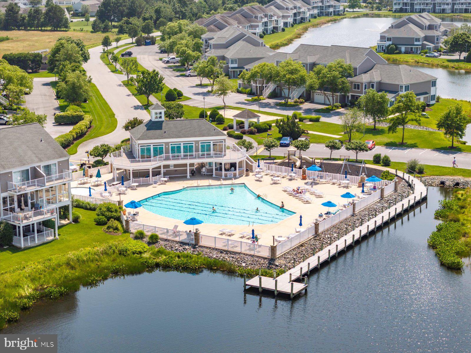 BAYVILLE SHORES - Residential