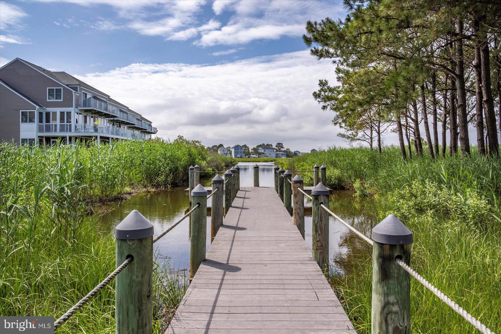 BAYVILLE SHORES - Residential